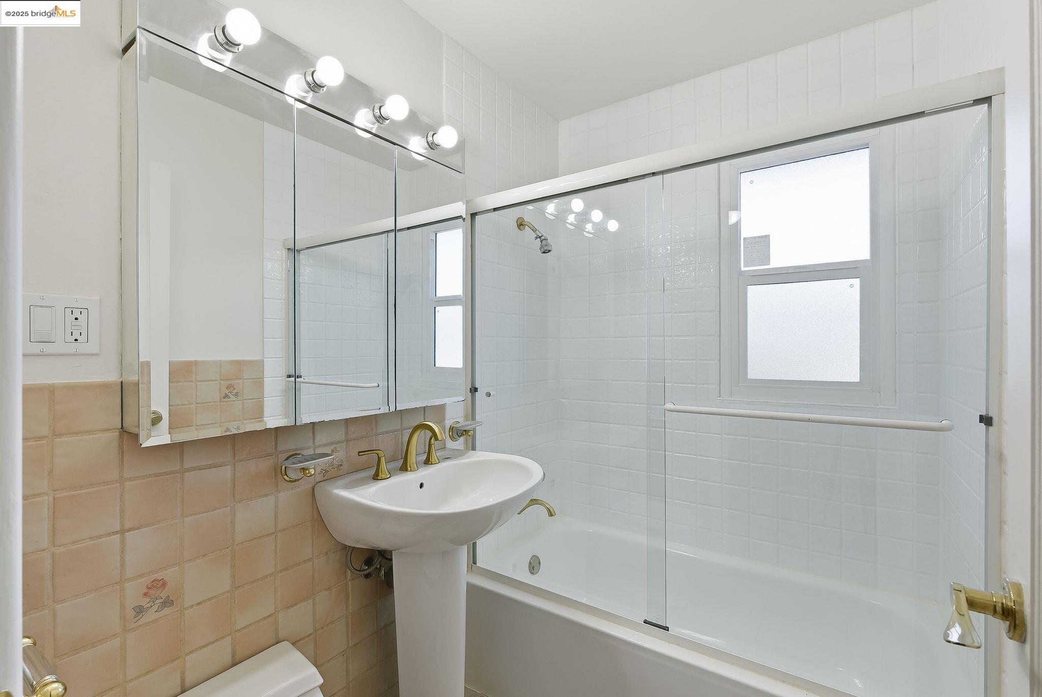 Photo #10: 41117207 Listing: Photo #10