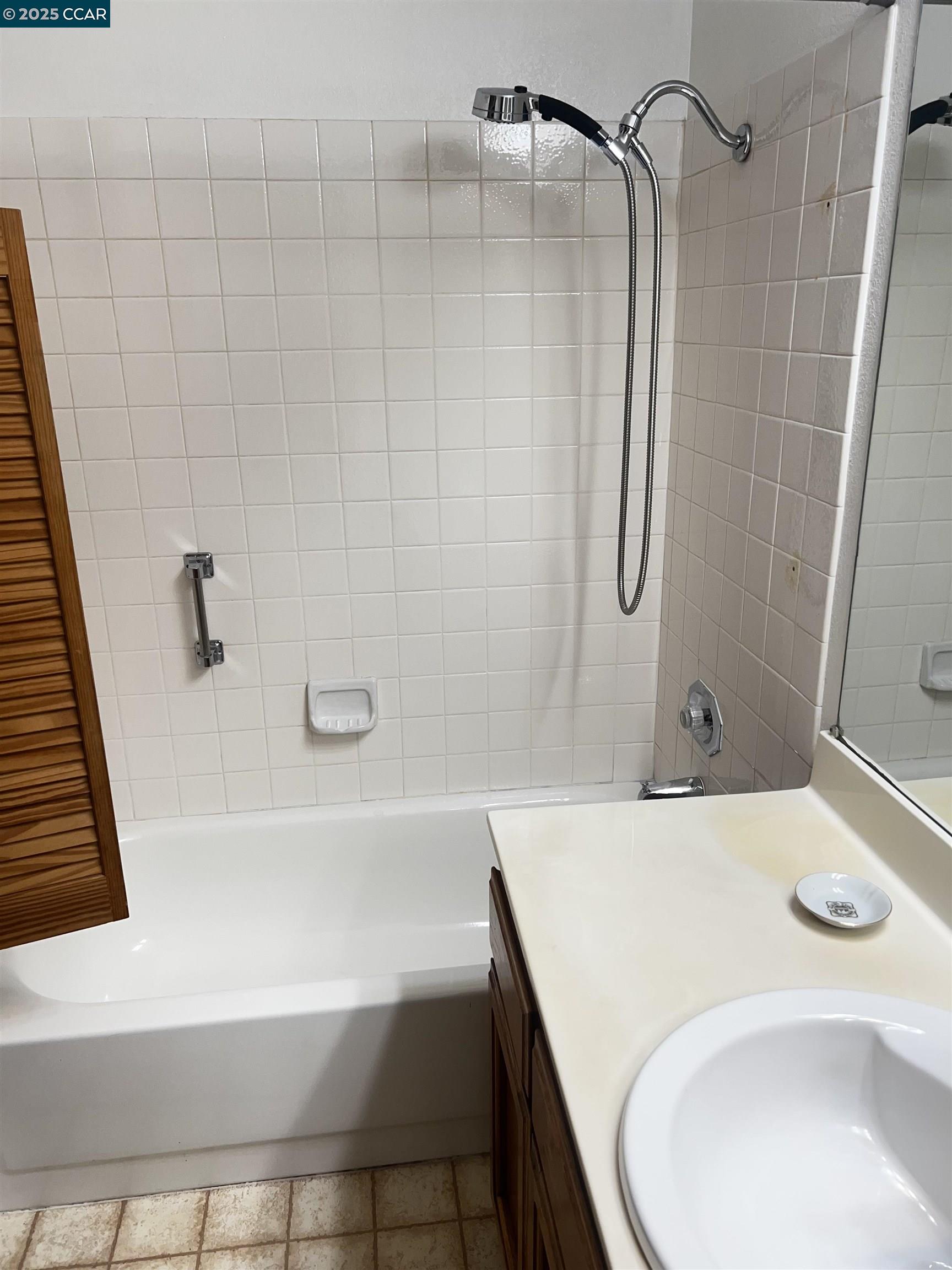 Photo #16: 41117322 Listing: Photo #16