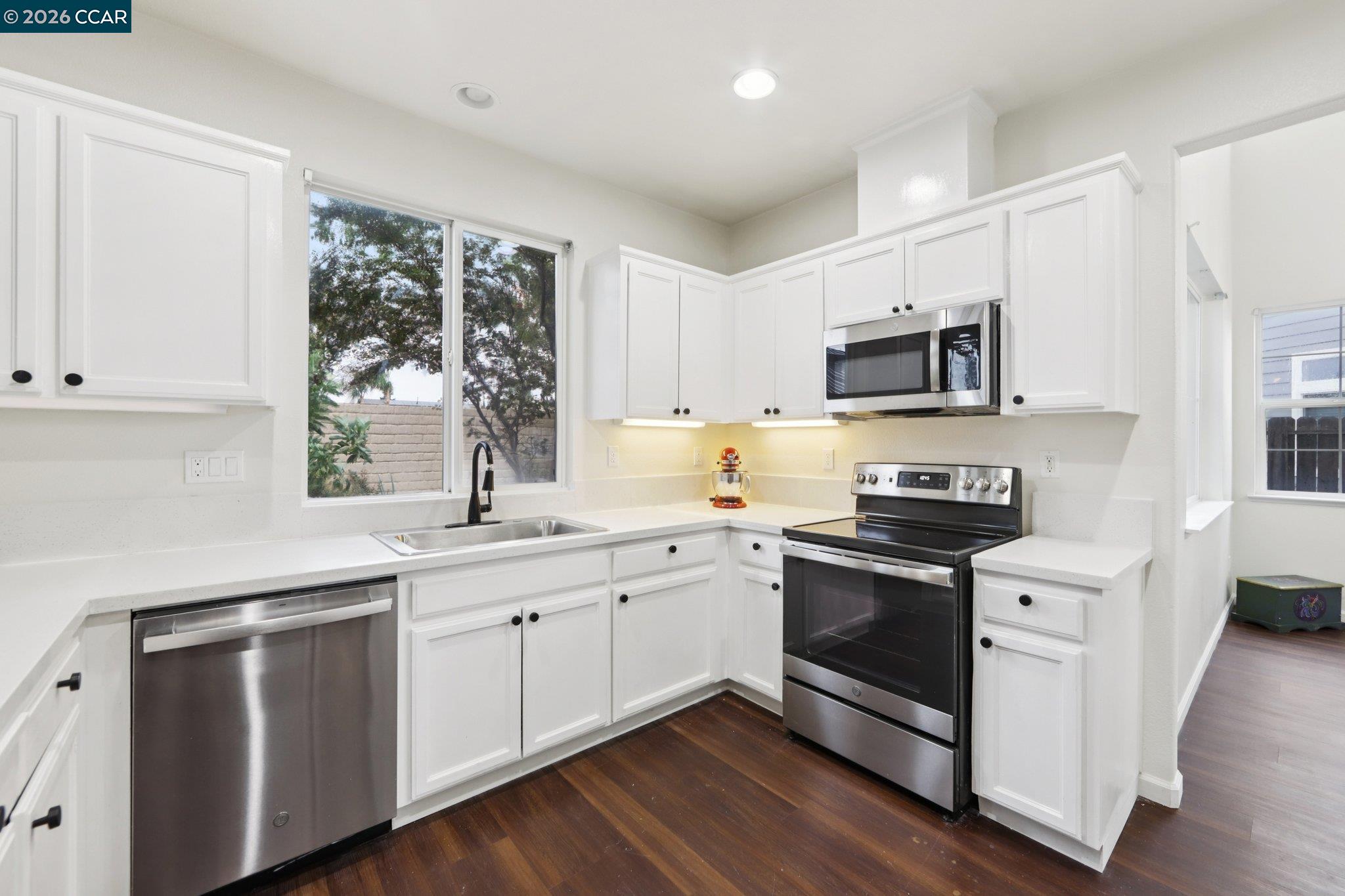 Detail Gallery Image 1 of 16 For 2919 Kennsington Ln, Tracy,  CA 95377 - 3 Beds | 2/1 Baths