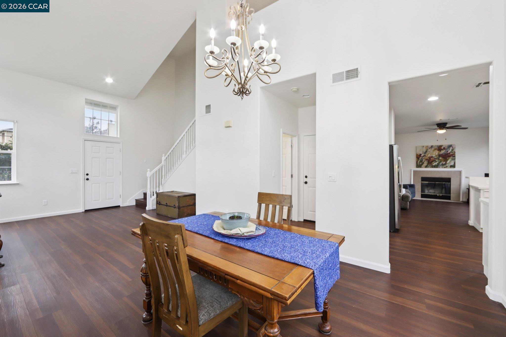 Detail Gallery Image 3 of 16 For 2919 Kennsington Ln, Tracy,  CA 95377 - 3 Beds | 2/1 Baths