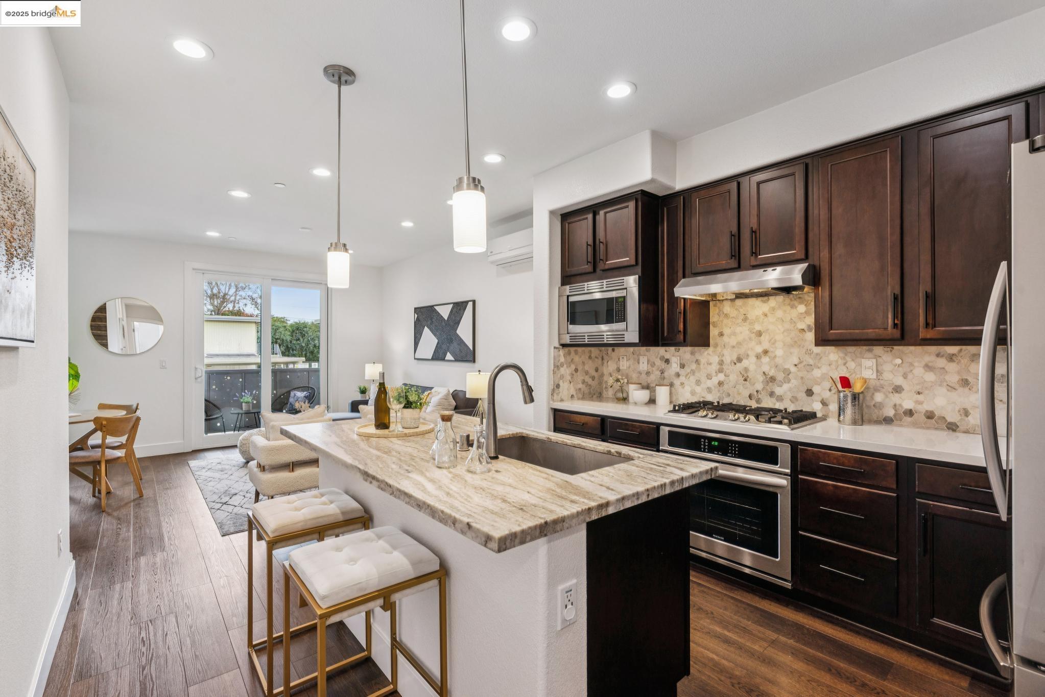 Detail Gallery Image 13 of 43 For 5814 El Dorado Ave, El Cerrito,  CA 94530 - 3 Beds | 3 Baths