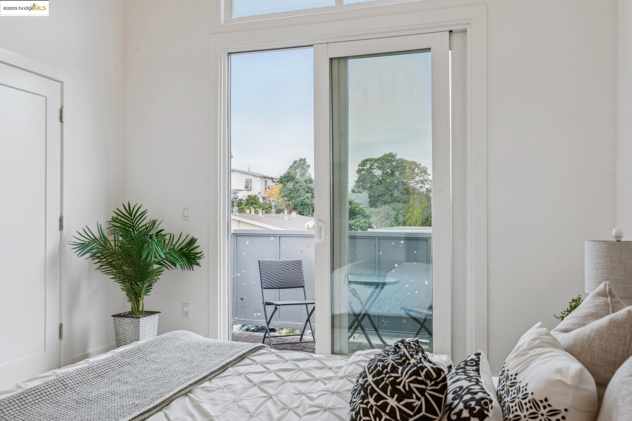 Detail Gallery Image 18 of 43 For 5814 El Dorado Ave, El Cerrito,  CA 94530 - 3 Beds | 3 Baths