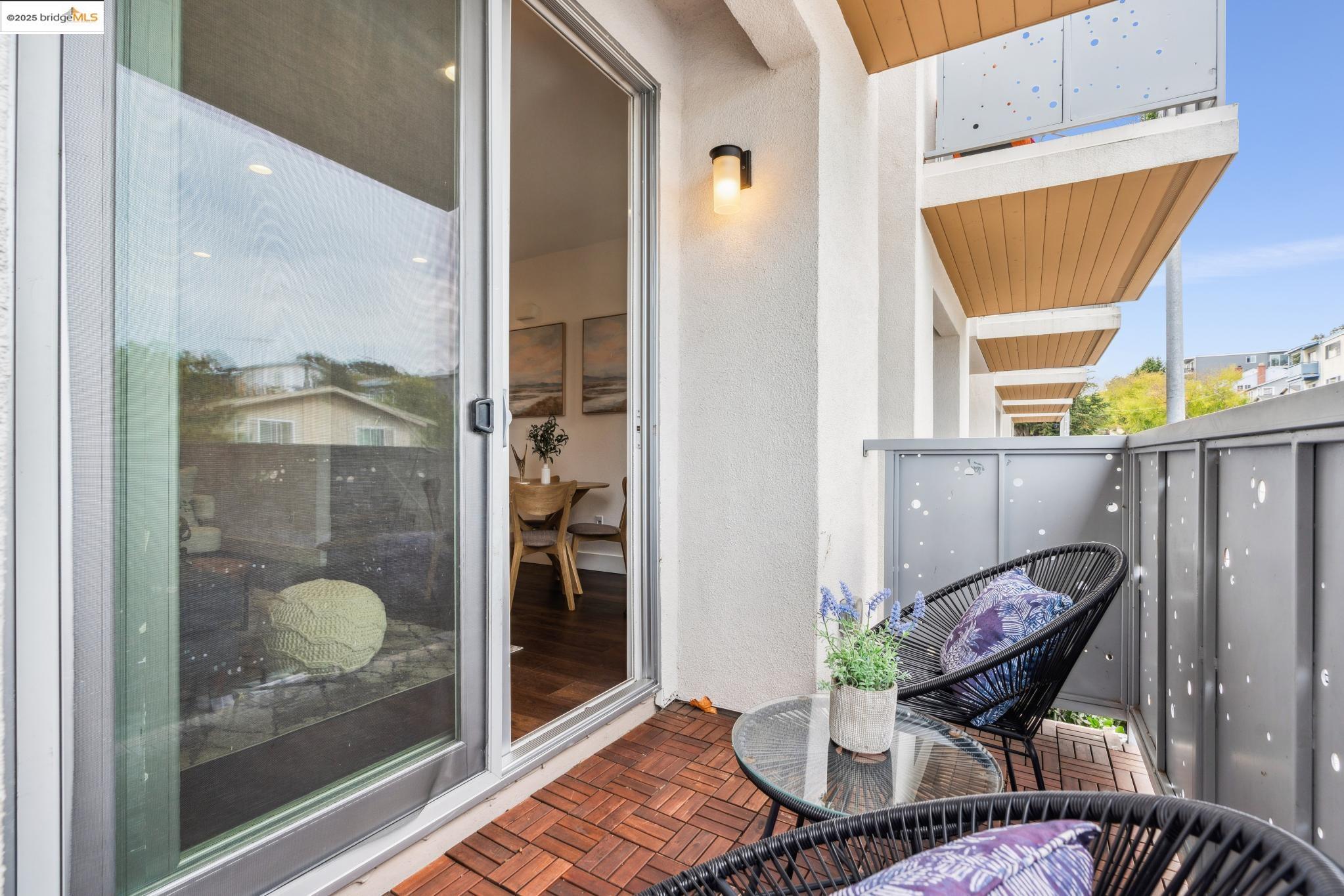 Detail Gallery Image 7 of 43 For 5814 El Dorado Ave, El Cerrito,  CA 94530 - 3 Beds | 3 Baths