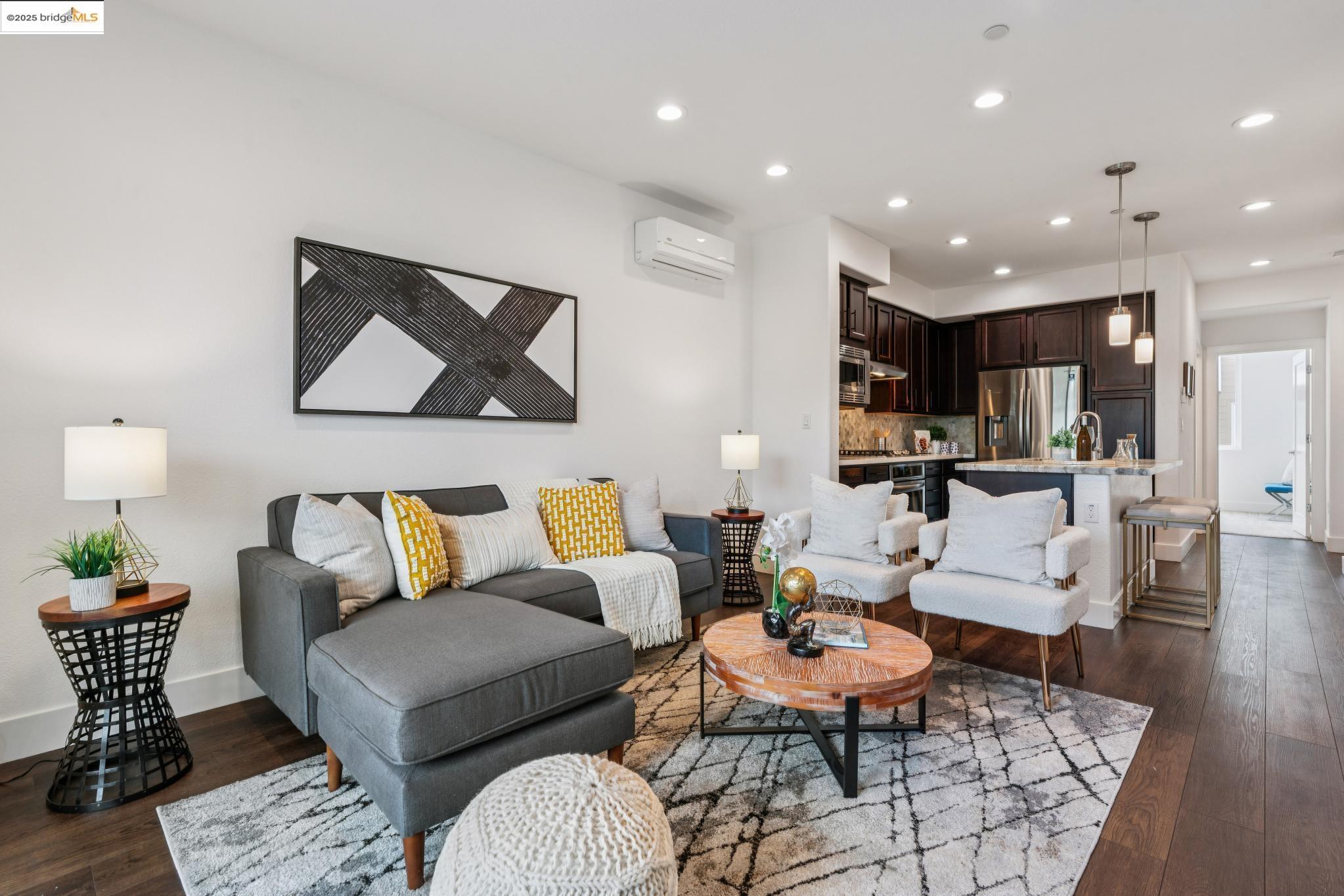 Detail Gallery Image 8 of 43 For 5814 El Dorado Ave, El Cerrito,  CA 94530 - 3 Beds | 3 Baths