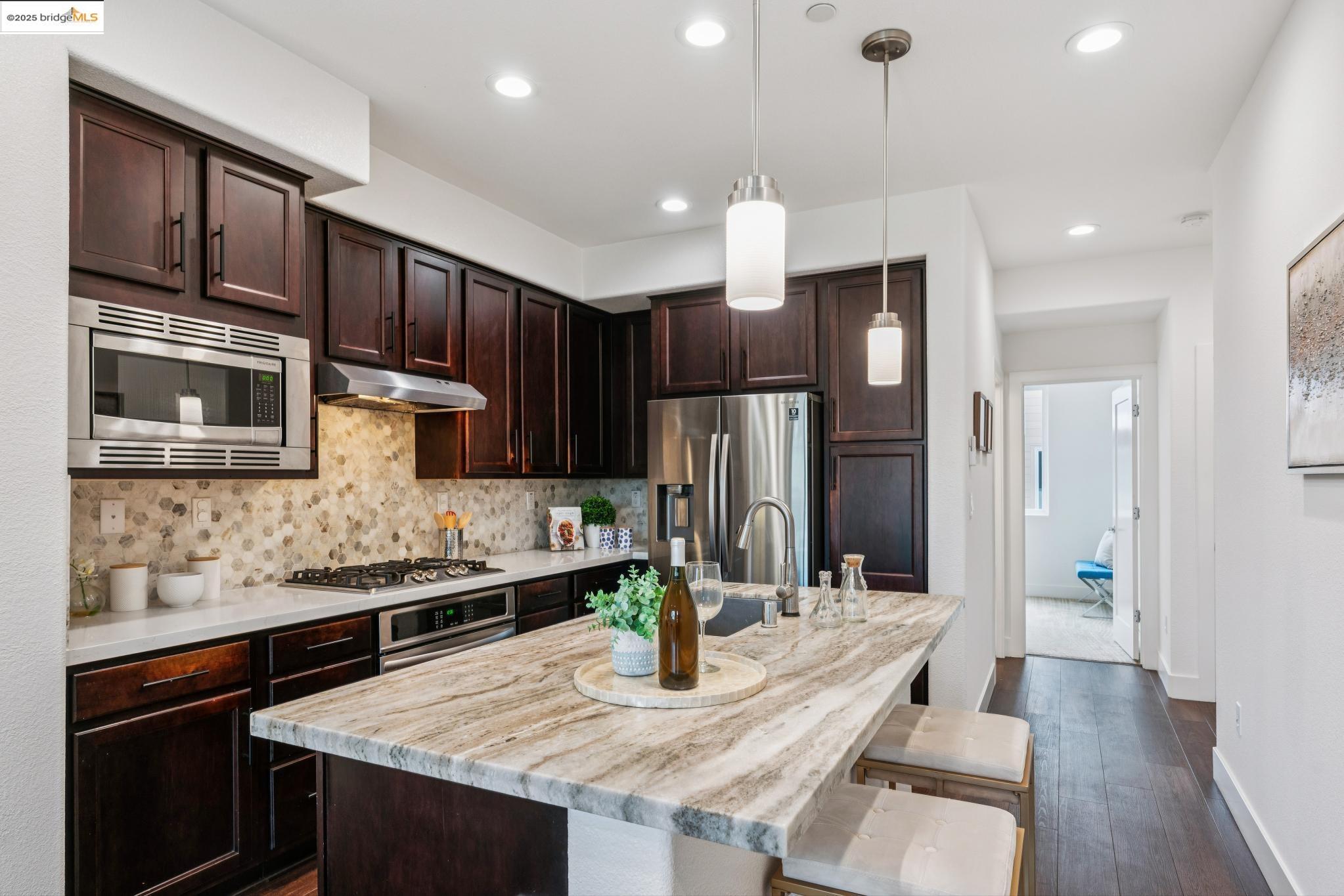 Detail Gallery Image 9 of 43 For 5814 El Dorado Ave, El Cerrito,  CA 94530 - 3 Beds | 3 Baths