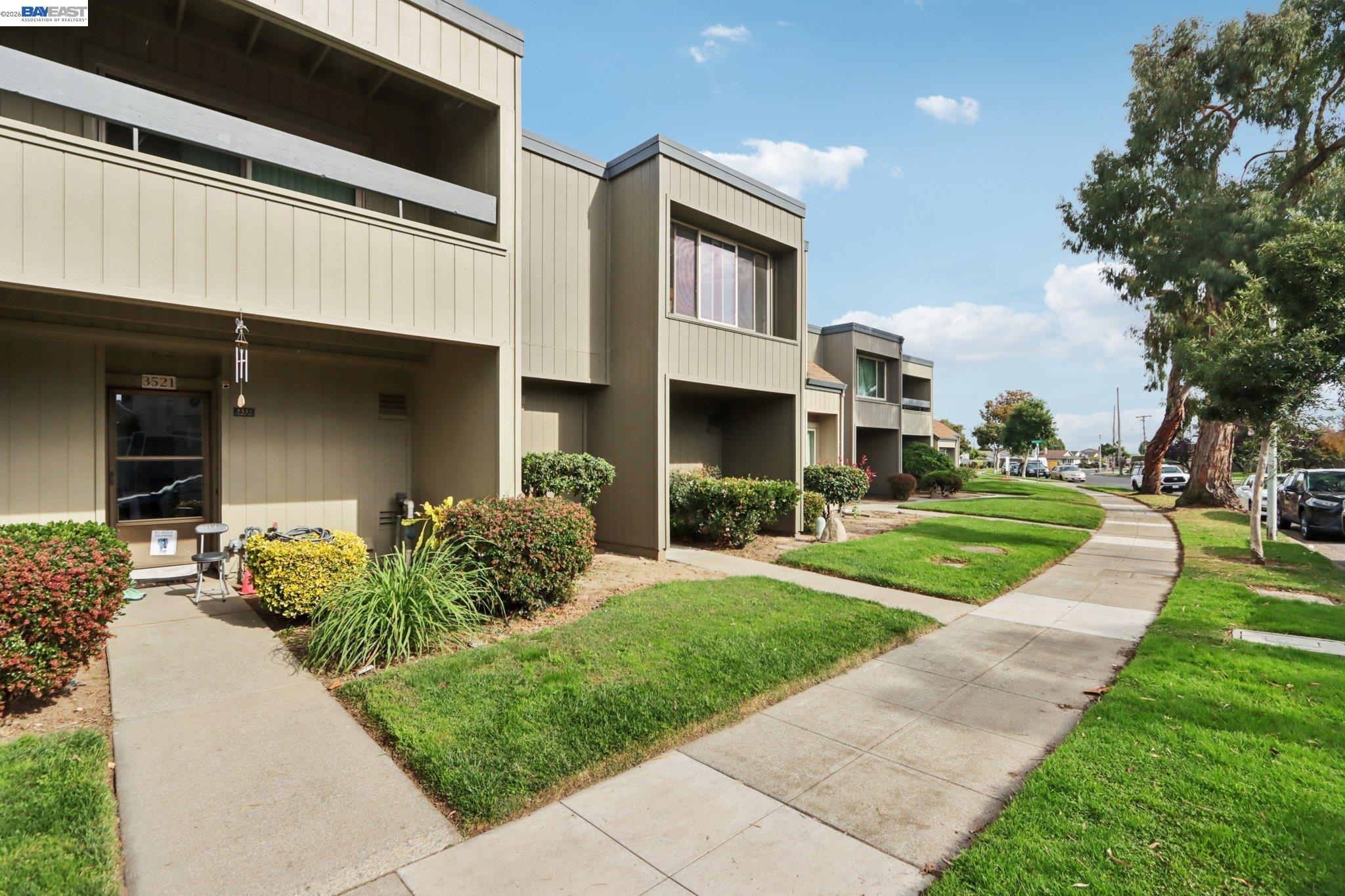 Front Image Thumbnail for BE41117380