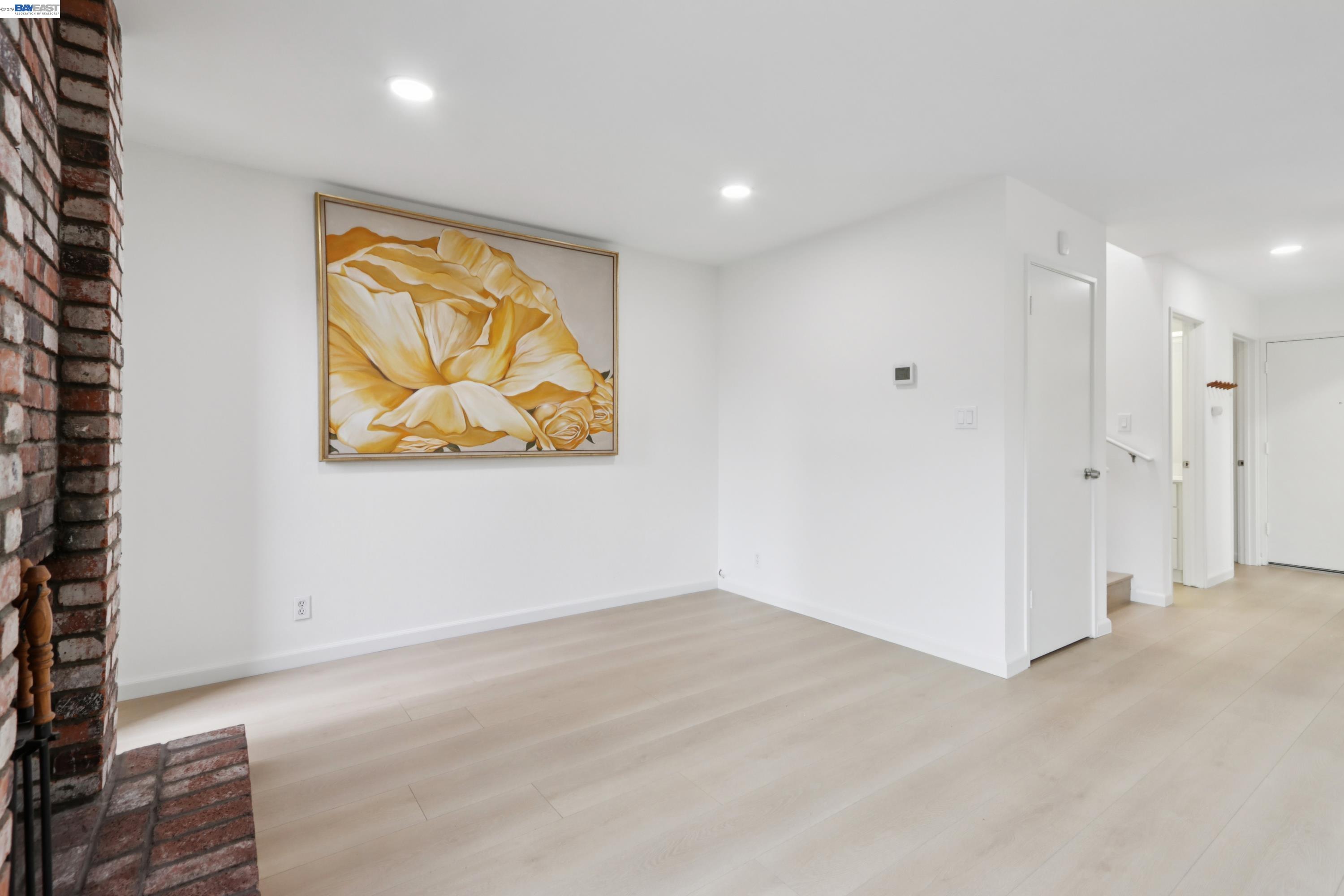 Detail Gallery Image 6 of 16 For 3523 Oleander Ave, Alameda,  CA 94502 - 2 Beds | 1/1 Baths