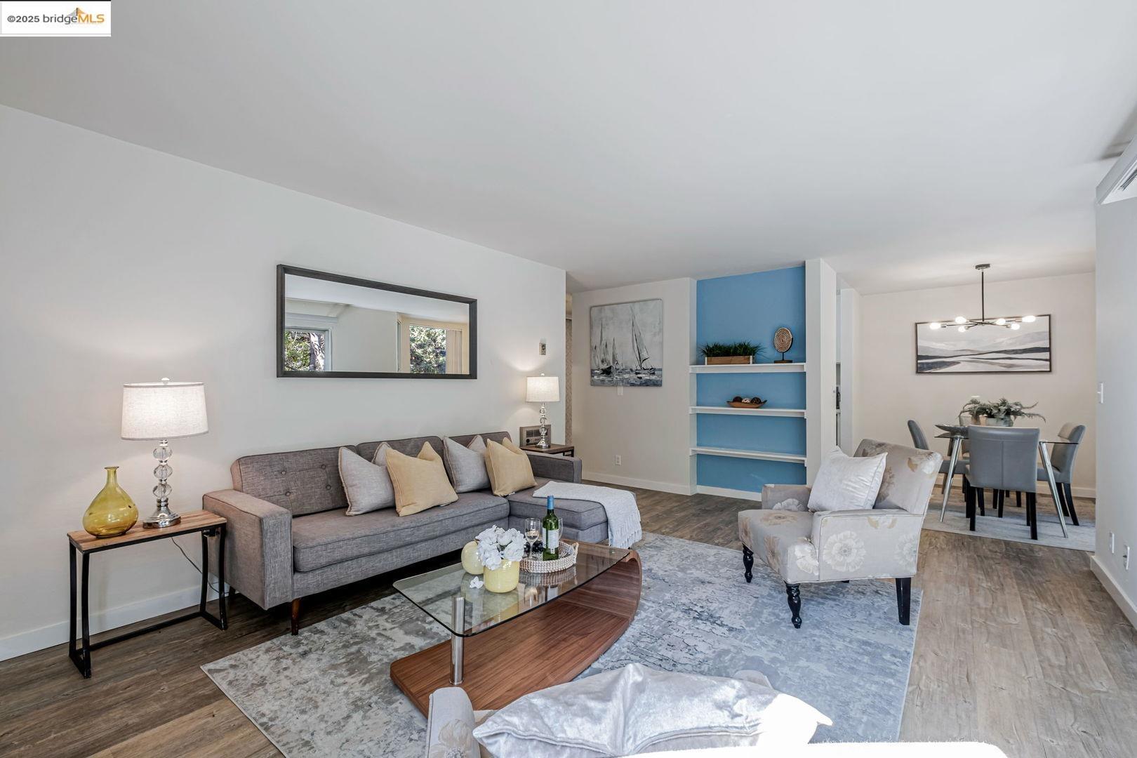 Detail Gallery Image 3 of 22 For 2700 Le Conte Ave #301,  Berkeley,  CA 94709 - 1 Beds | 1 Baths