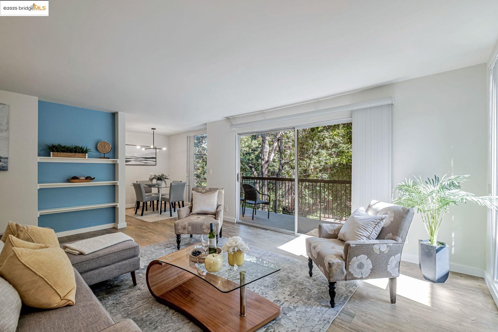 Detail Gallery Image 4 of 22 For 2700 Le Conte Ave #301,  Berkeley,  CA 94709 - 1 Beds | 1 Baths