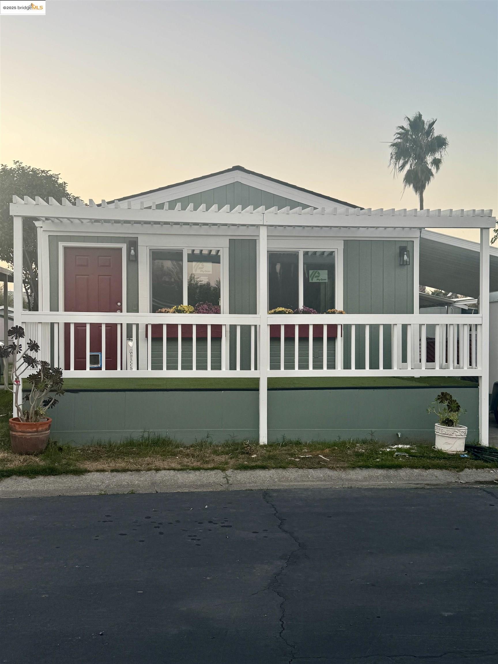 Front Image Thumbnail for EB41117490