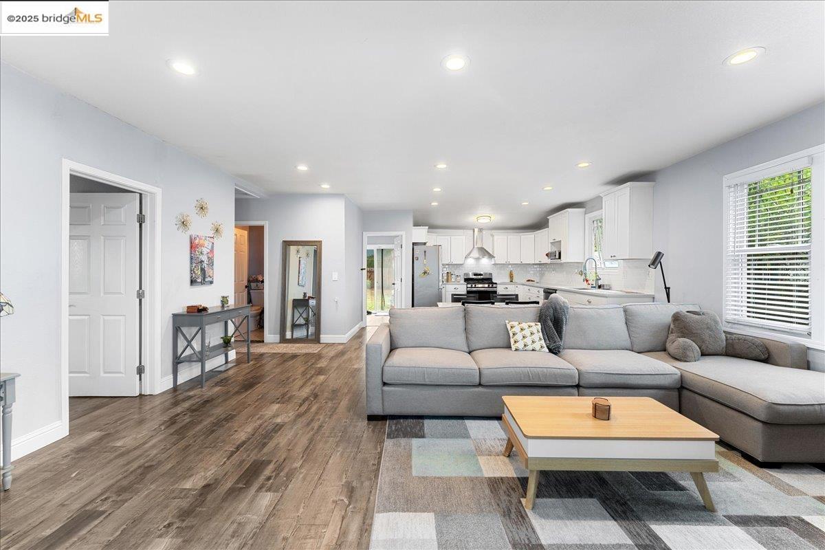 Front Image Thumbnail for EB41117498