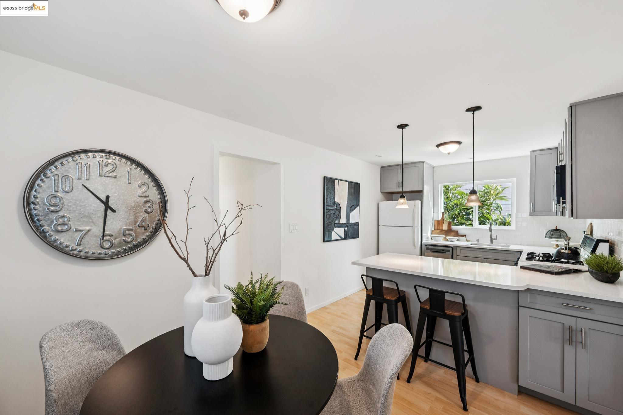 Detail Gallery Image 12 of 46 For 1420 E 33rd St, Oakland,  CA 94602 - 3 Beds | 1 Baths