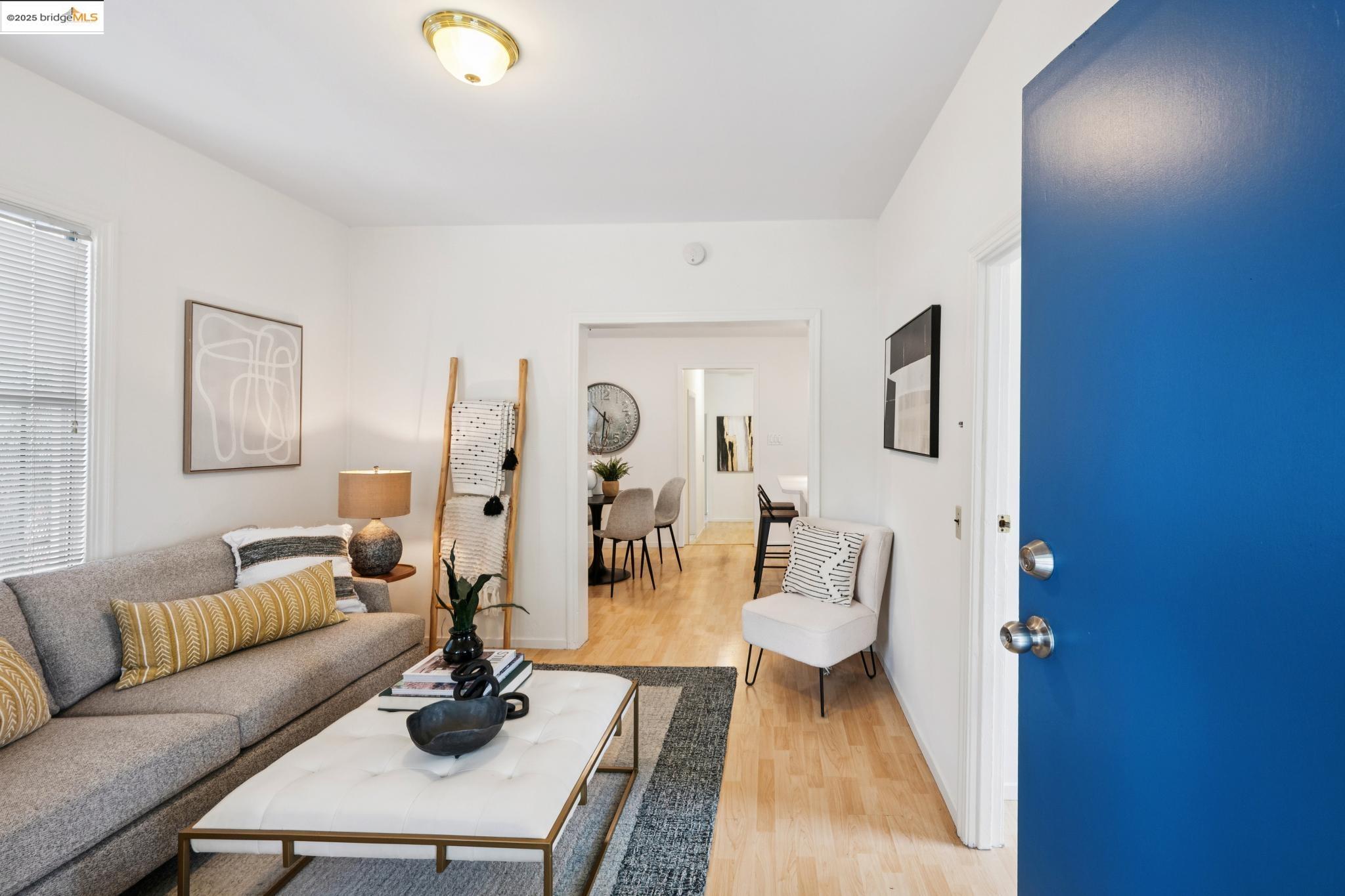 Detail Gallery Image 3 of 46 For 1420 E 33rd St, Oakland,  CA 94602 - 3 Beds | 1 Baths