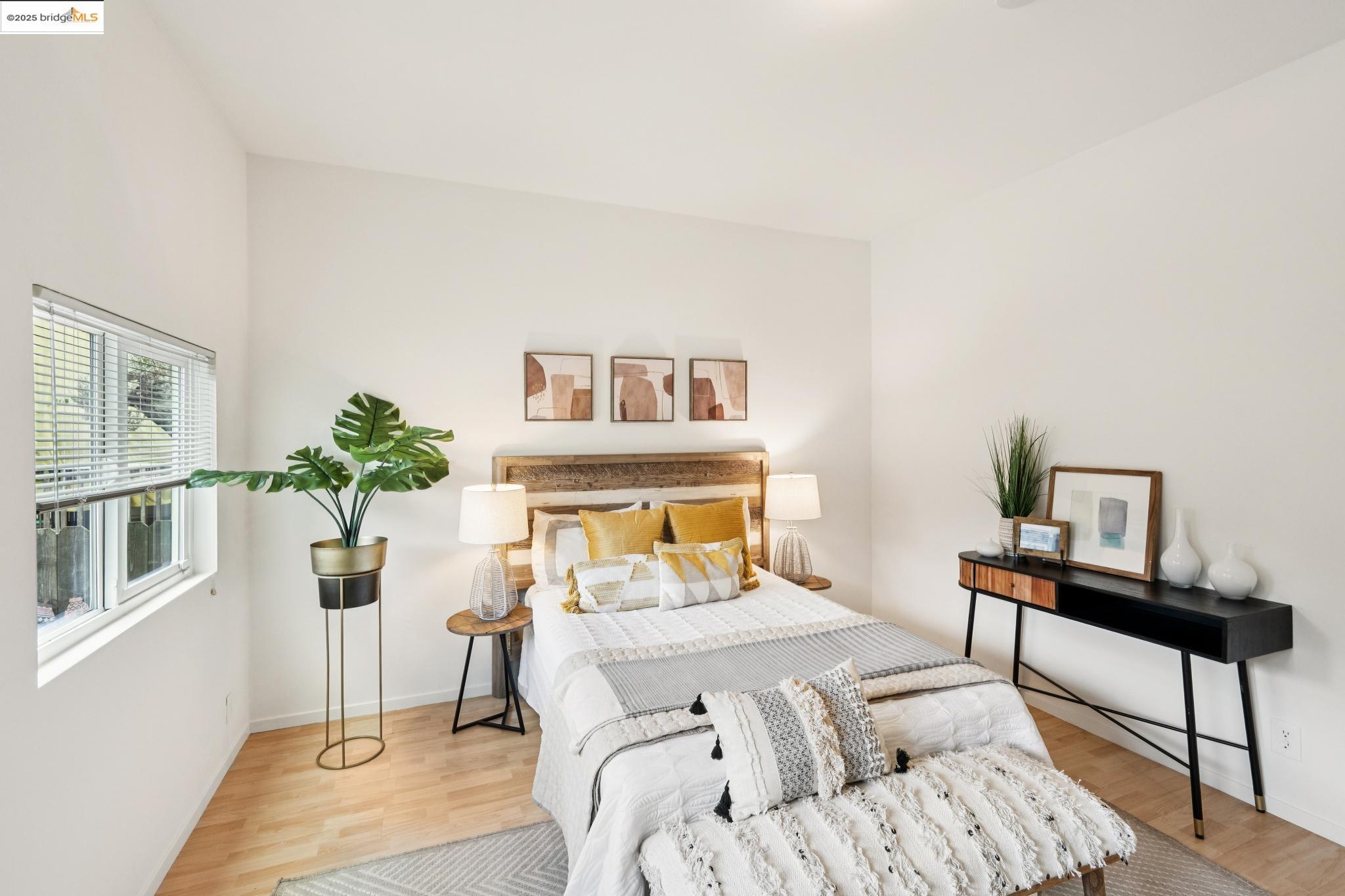 Detail Gallery Image 26 of 46 For 1420 E 33rd St, Oakland,  CA 94602 - 3 Beds | 1 Baths