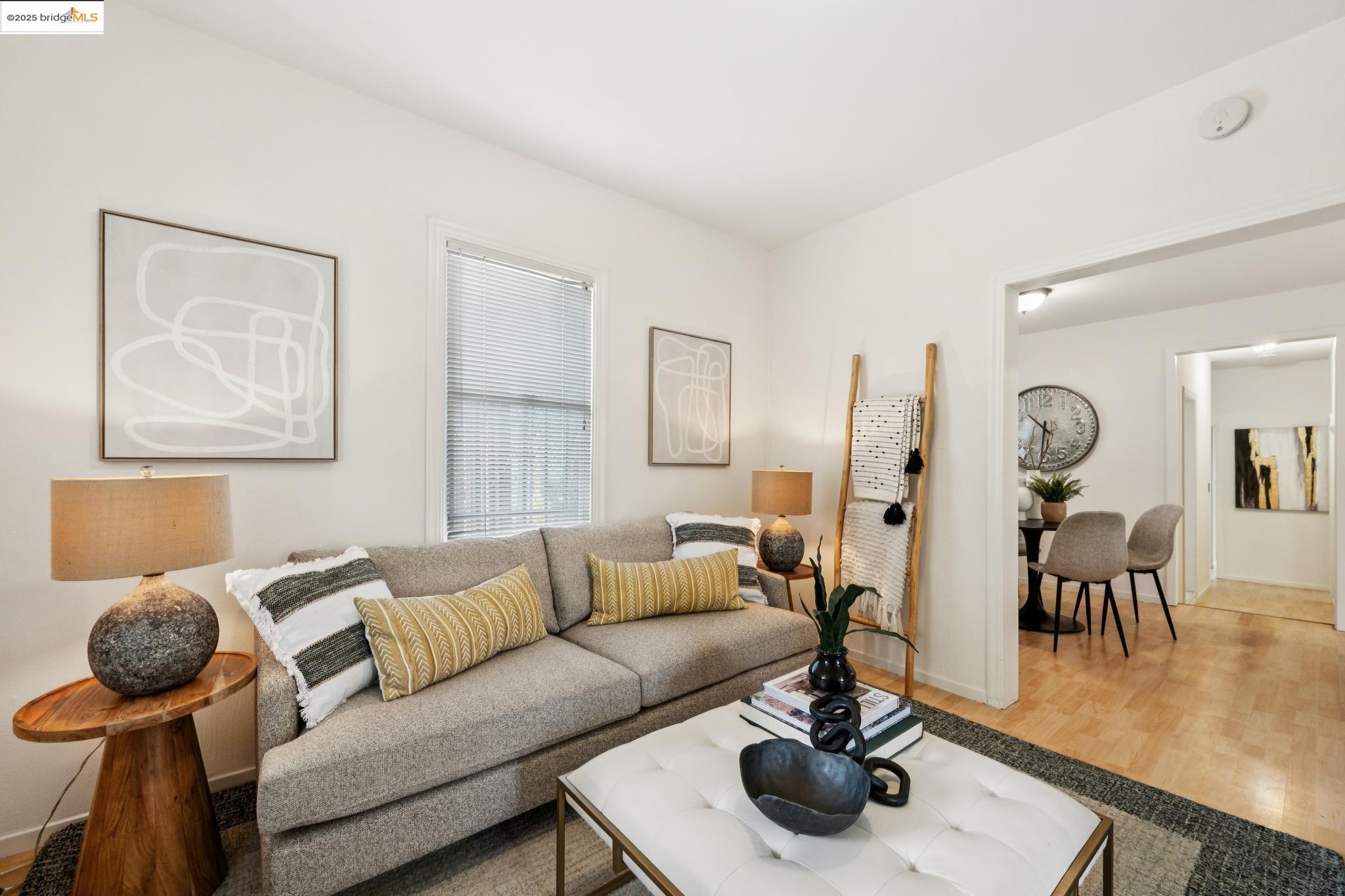 Detail Gallery Image 6 of 46 For 1420 E 33rd St, Oakland,  CA 94602 - 3 Beds | 1 Baths