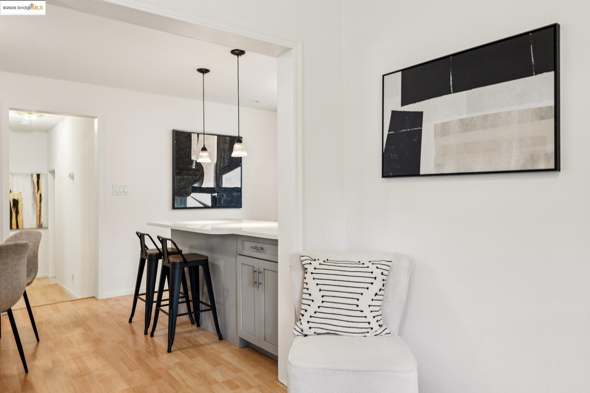 Detail Gallery Image 8 of 46 For 1420 E 33rd St, Oakland,  CA 94602 - 3 Beds | 1 Baths