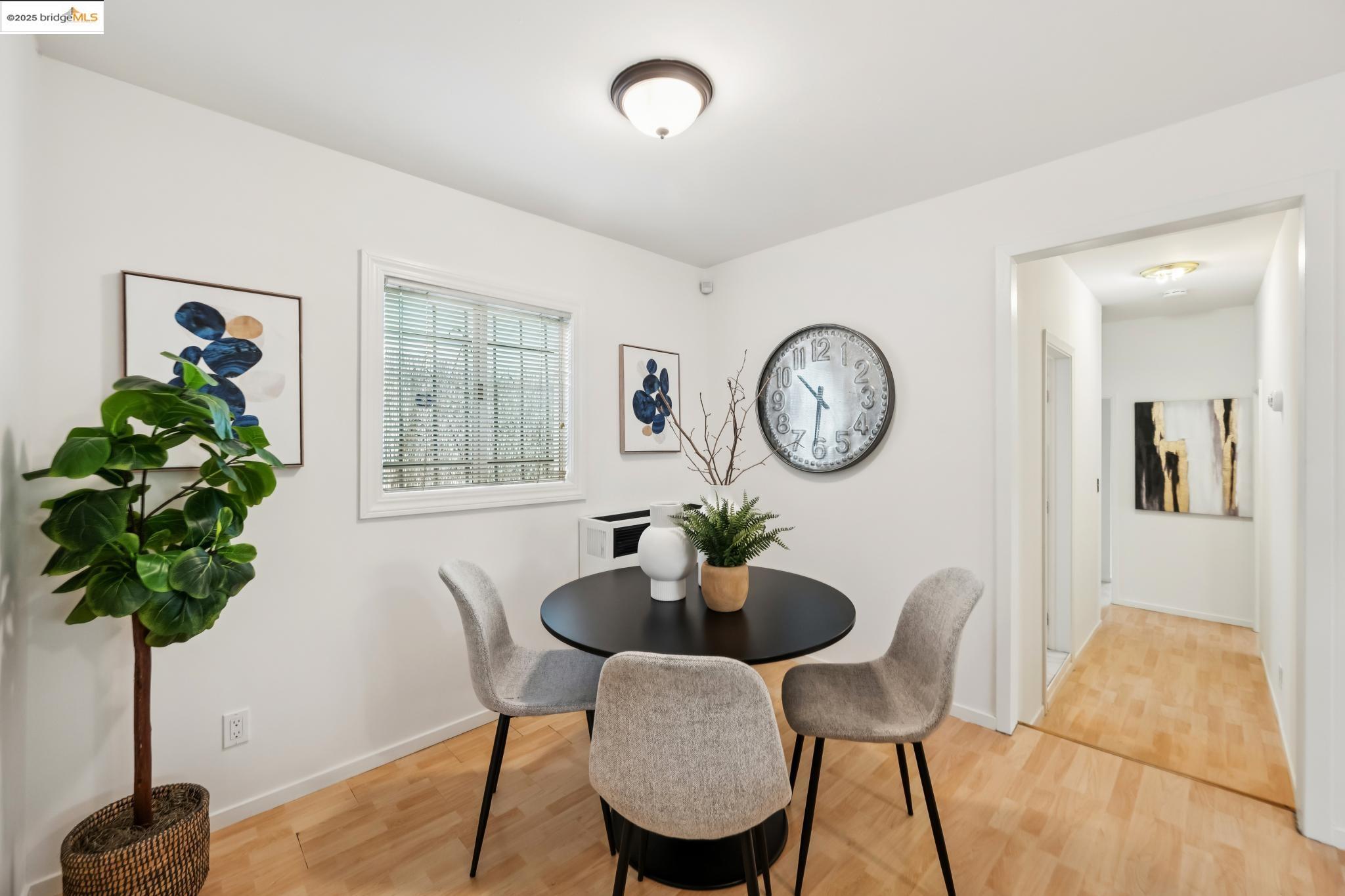 Detail Gallery Image 10 of 46 For 1420 E 33rd St, Oakland,  CA 94602 - 3 Beds | 1 Baths