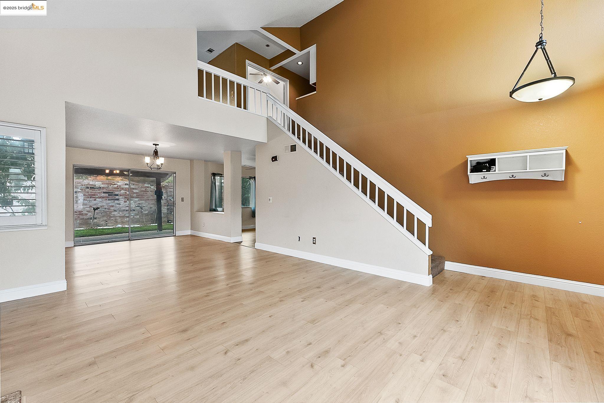 Detail Gallery Image 3 of 35 For 1974 Paradise Valley Ct, Tracy,  CA 95376 - 3 Beds | 2/1 Baths