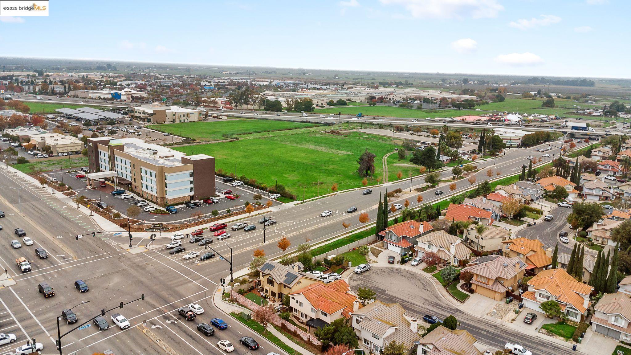 Detail Gallery Image 34 of 35 For 1974 Paradise Valley Ct, Tracy,  CA 95376 - 3 Beds | 2/1 Baths