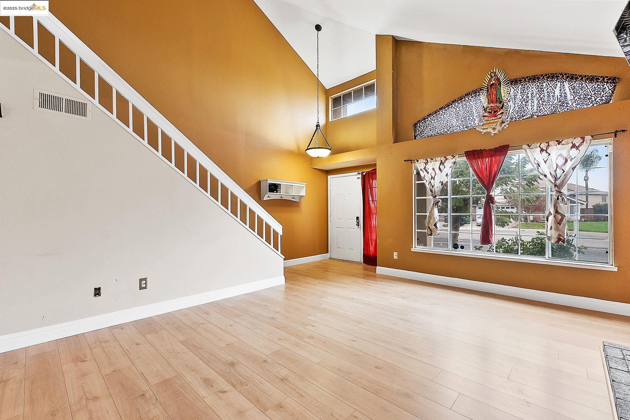 Detail Gallery Image 5 of 35 For 1974 Paradise Valley Ct, Tracy,  CA 95376 - 3 Beds | 2/1 Baths