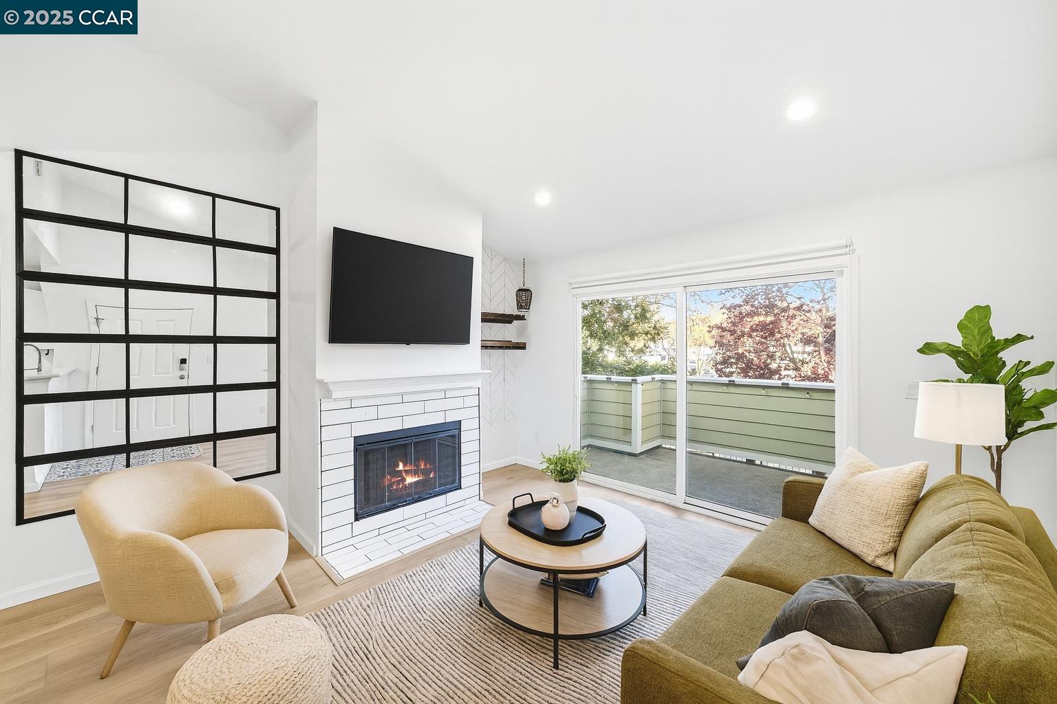 Front Image Thumbnail for CC41117598