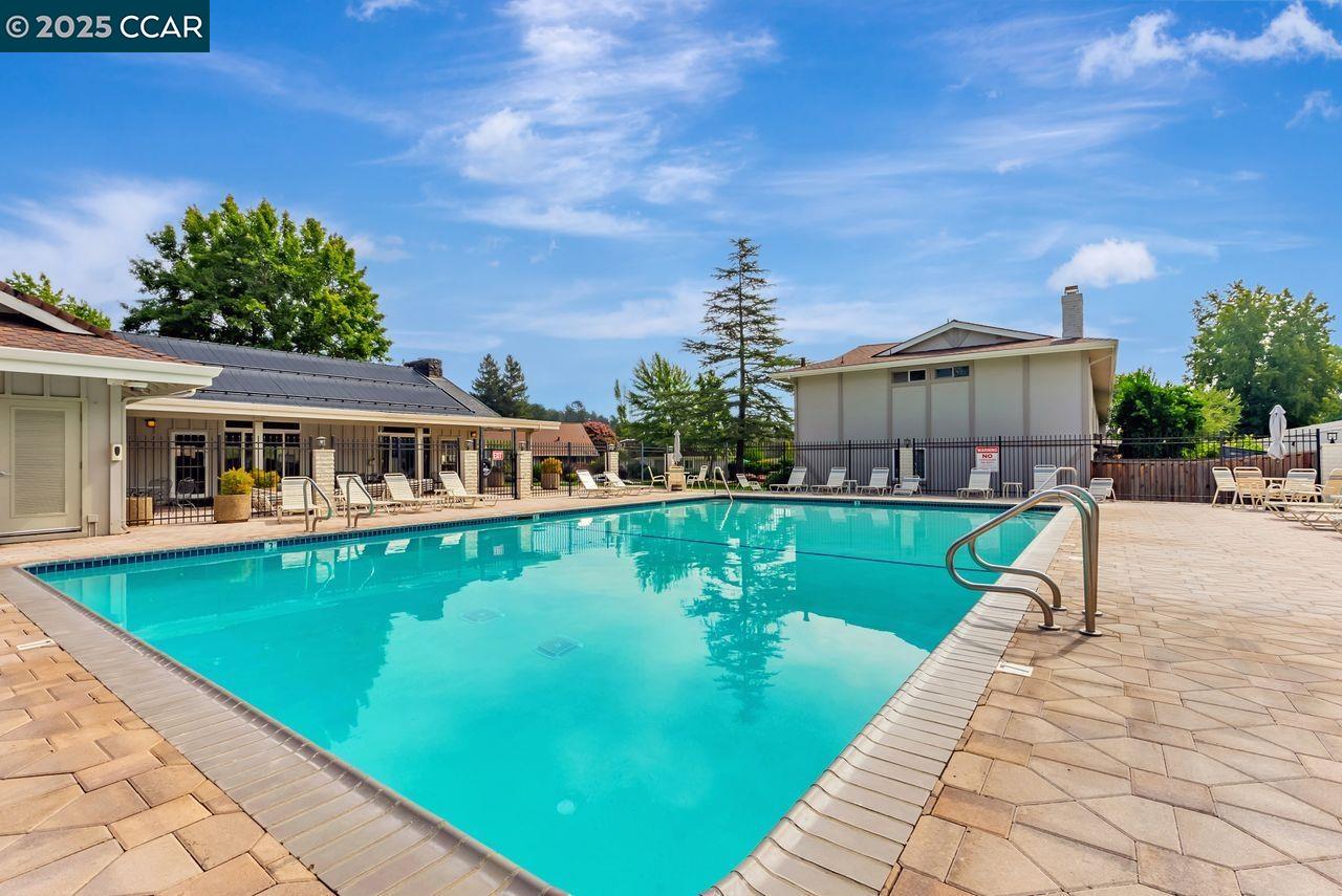 Photo #41: 41117611 Listing: Photo #41