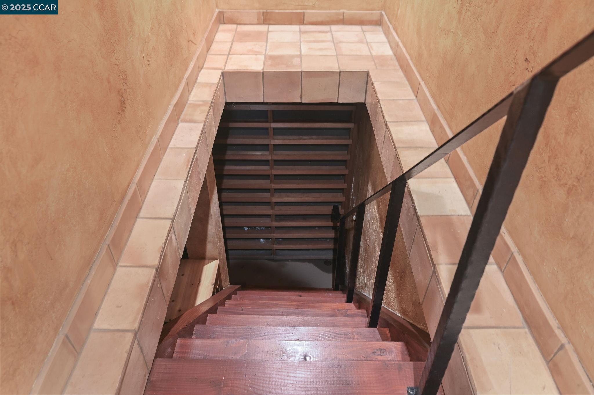 Detail Gallery Image 11 of 42 For 230 Moraga Way, Orinda,  CA 94563-3837 - 3 Beds | 3 Baths