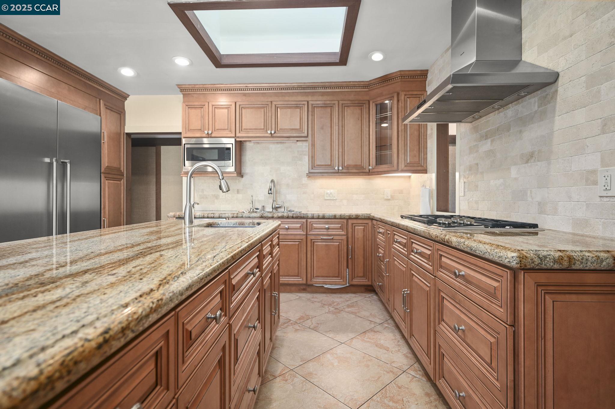 Detail Gallery Image 18 of 42 For 230 Moraga Way, Orinda,  CA 94563-3837 - 3 Beds | 3 Baths