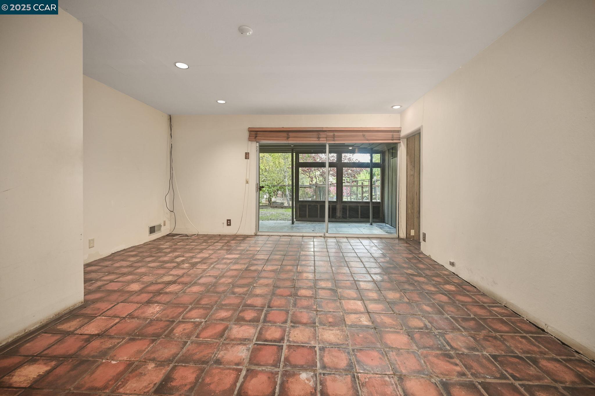 Detail Gallery Image 22 of 42 For 230 Moraga Way, Orinda,  CA 94563-3837 - 3 Beds | 3 Baths