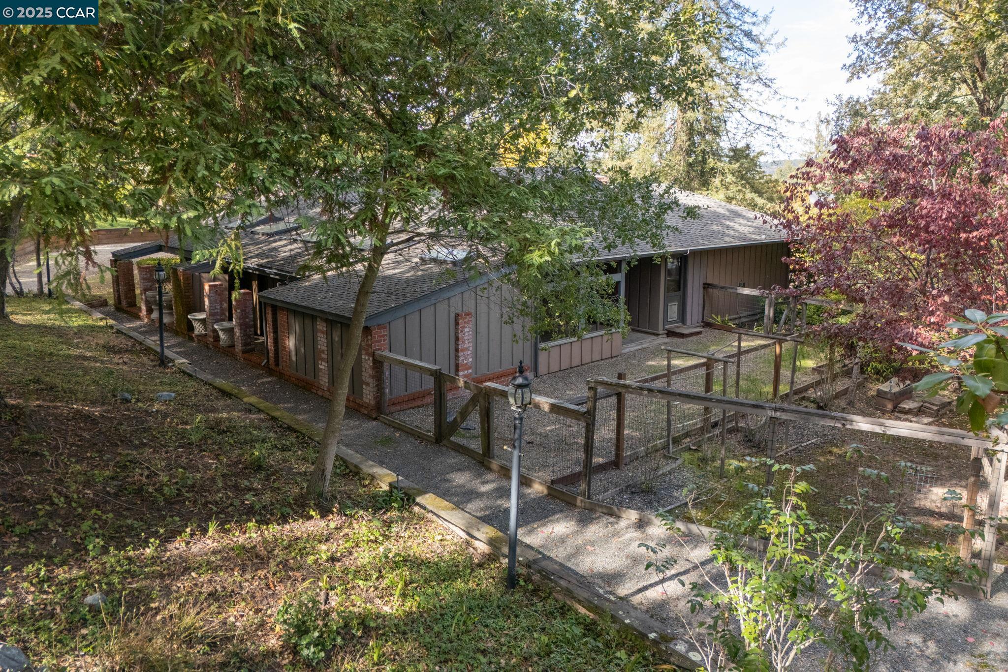 Detail Gallery Image 39 of 42 For 230 Moraga Way, Orinda,  CA 94563-3837 - 3 Beds | 3 Baths