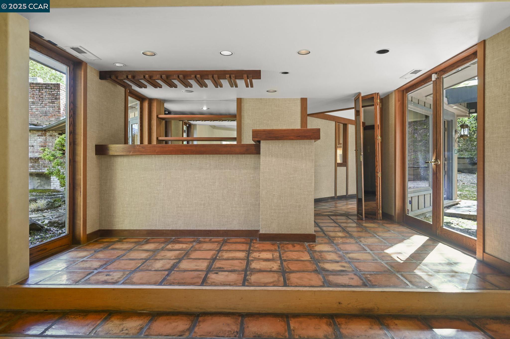 Detail Gallery Image 6 of 42 For 230 Moraga Way, Orinda,  CA 94563-3837 - 3 Beds | 3 Baths