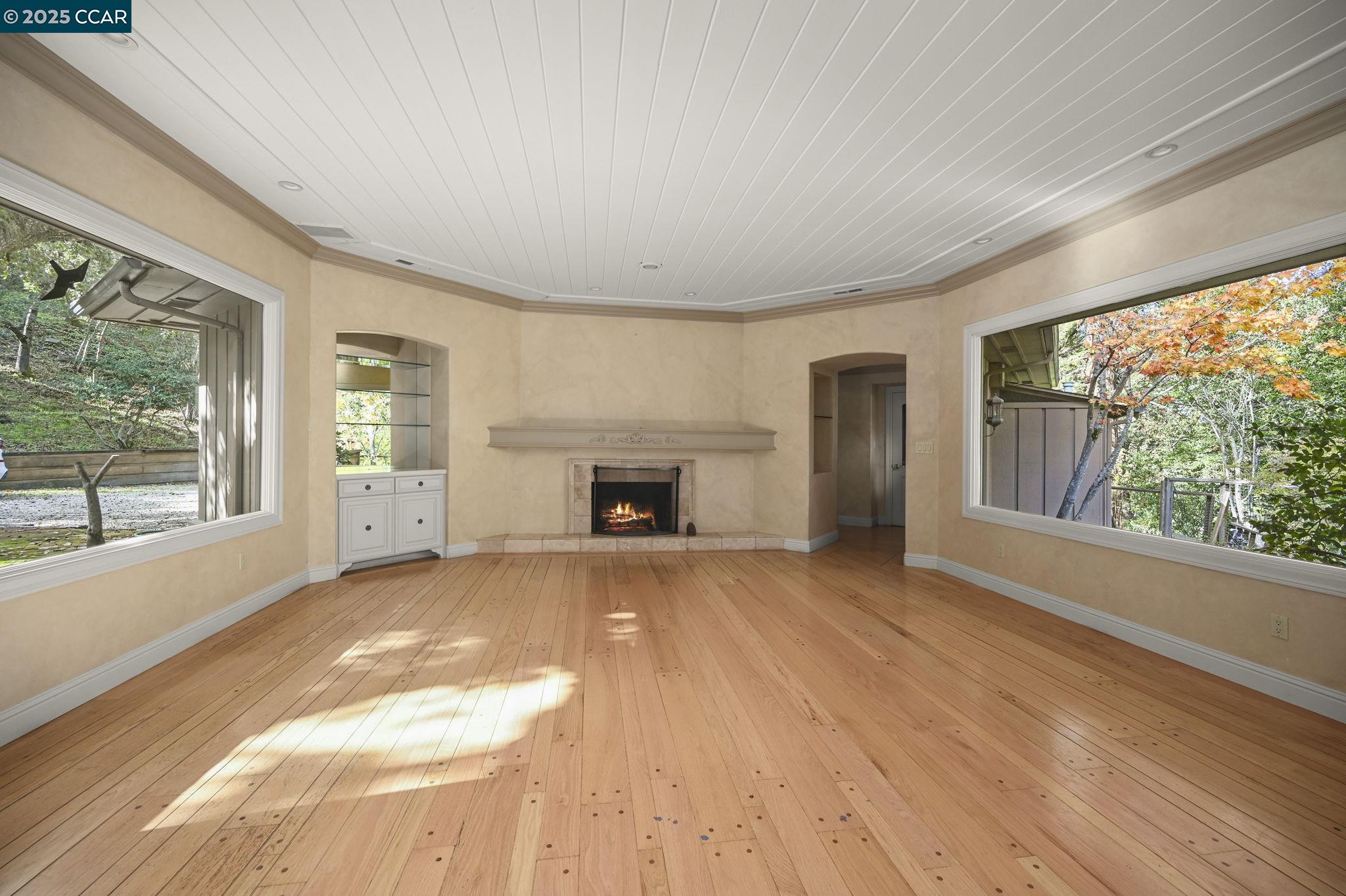 Detail Gallery Image 8 of 42 For 230 Moraga Way, Orinda,  CA 94563-3837 - 3 Beds | 3 Baths