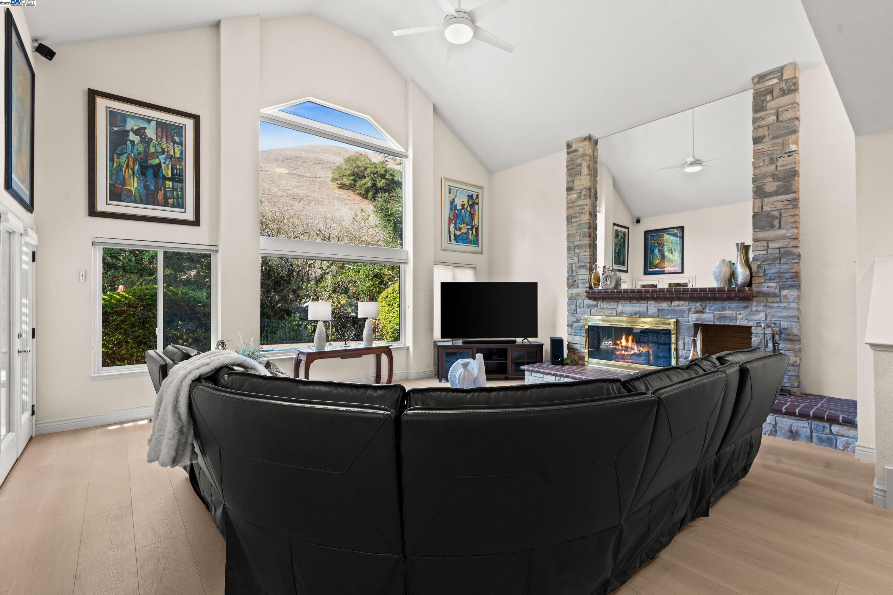 Detail Gallery Image 16 of 41 For 3146 Blackhawk Meadow Dr, Danville,  CA 94506 - 5 Beds | 4 Baths