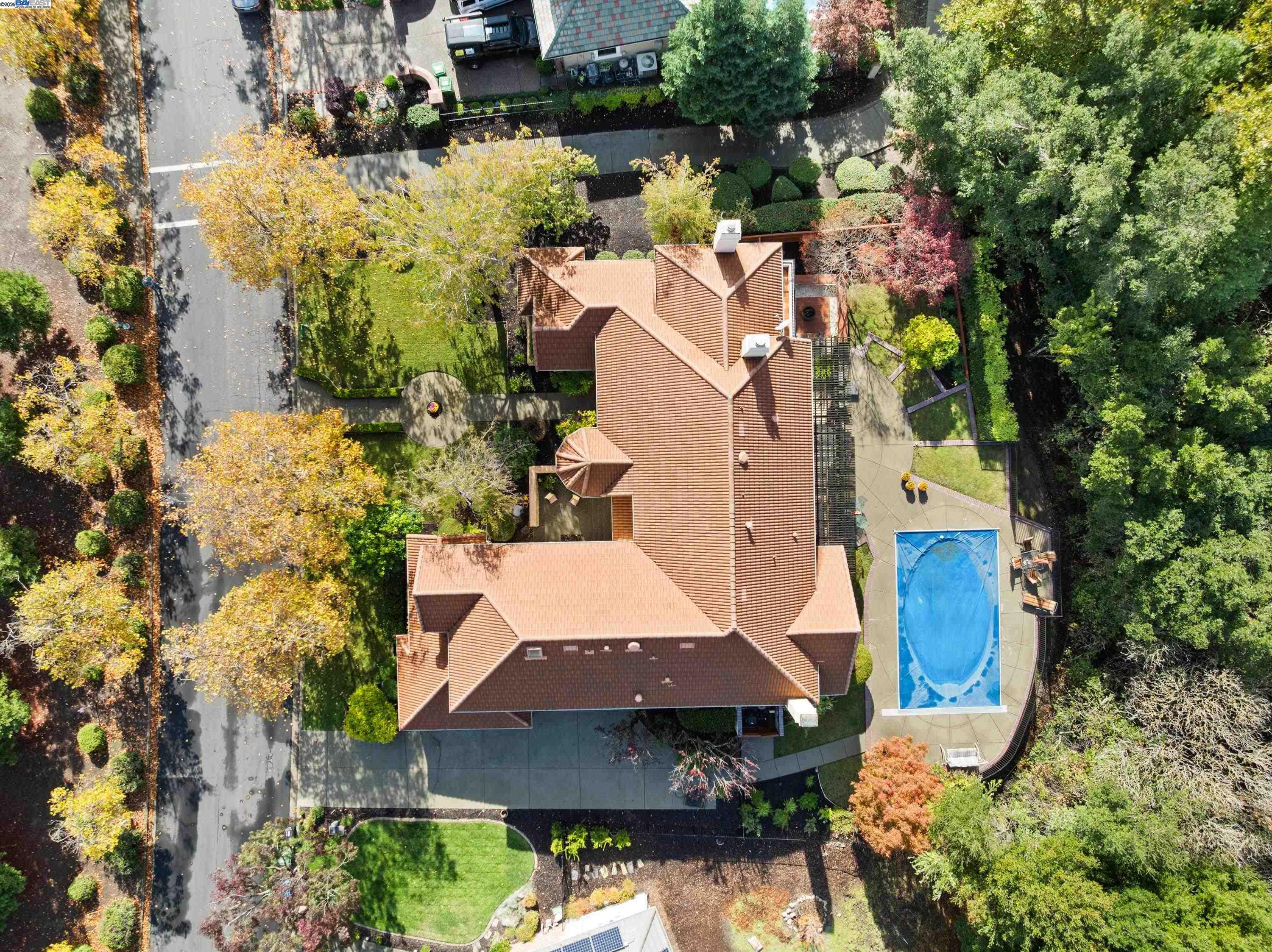 Detail Gallery Image 3 of 41 For 3146 Blackhawk Meadow Dr, Danville,  CA 94506 - 5 Beds | 4 Baths