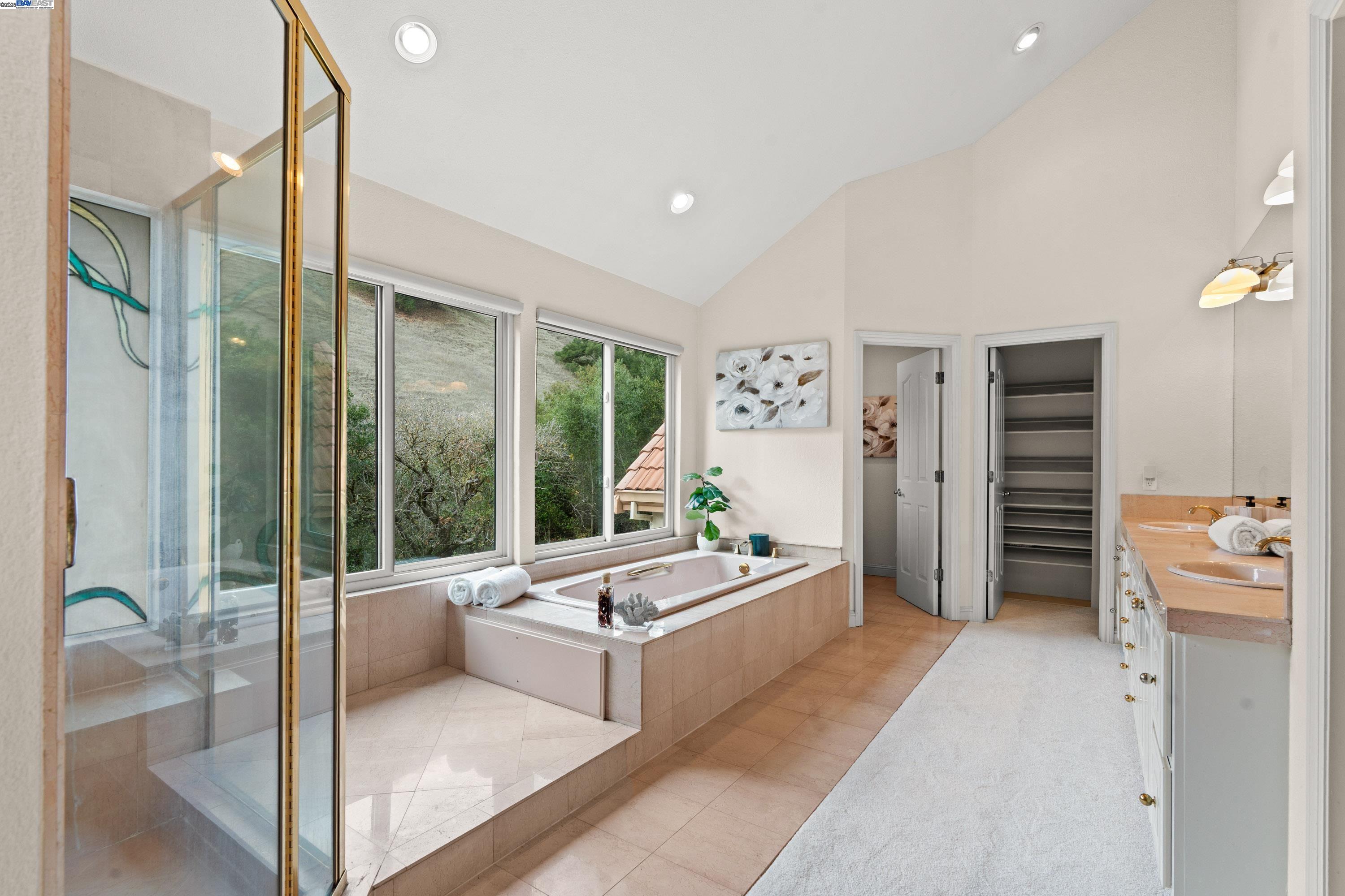 Detail Gallery Image 23 of 41 For 3146 Blackhawk Meadow Dr, Danville,  CA 94506 - 5 Beds | 4 Baths