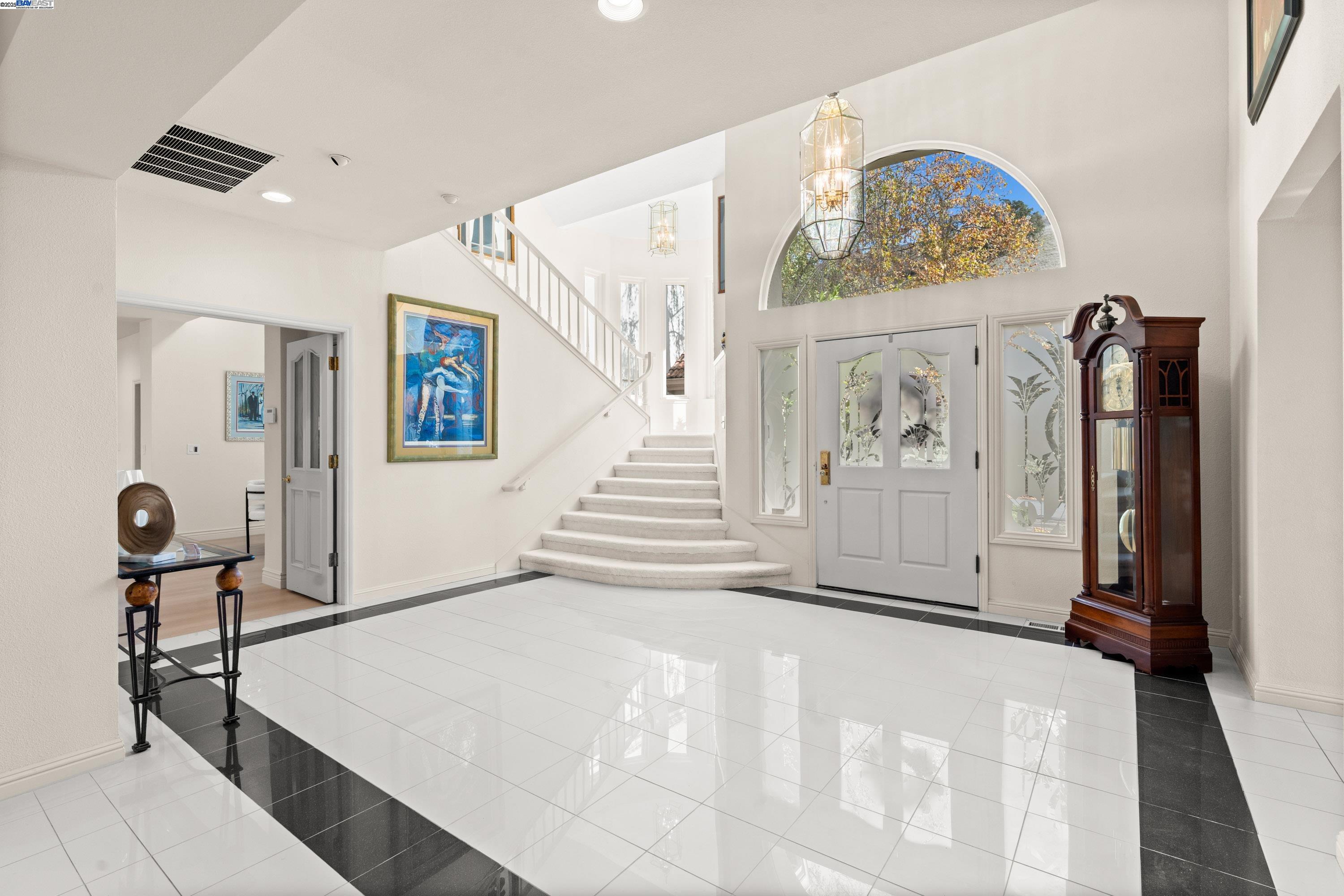 Detail Gallery Image 4 of 41 For 3146 Blackhawk Meadow Dr, Danville,  CA 94506 - 5 Beds | 4 Baths