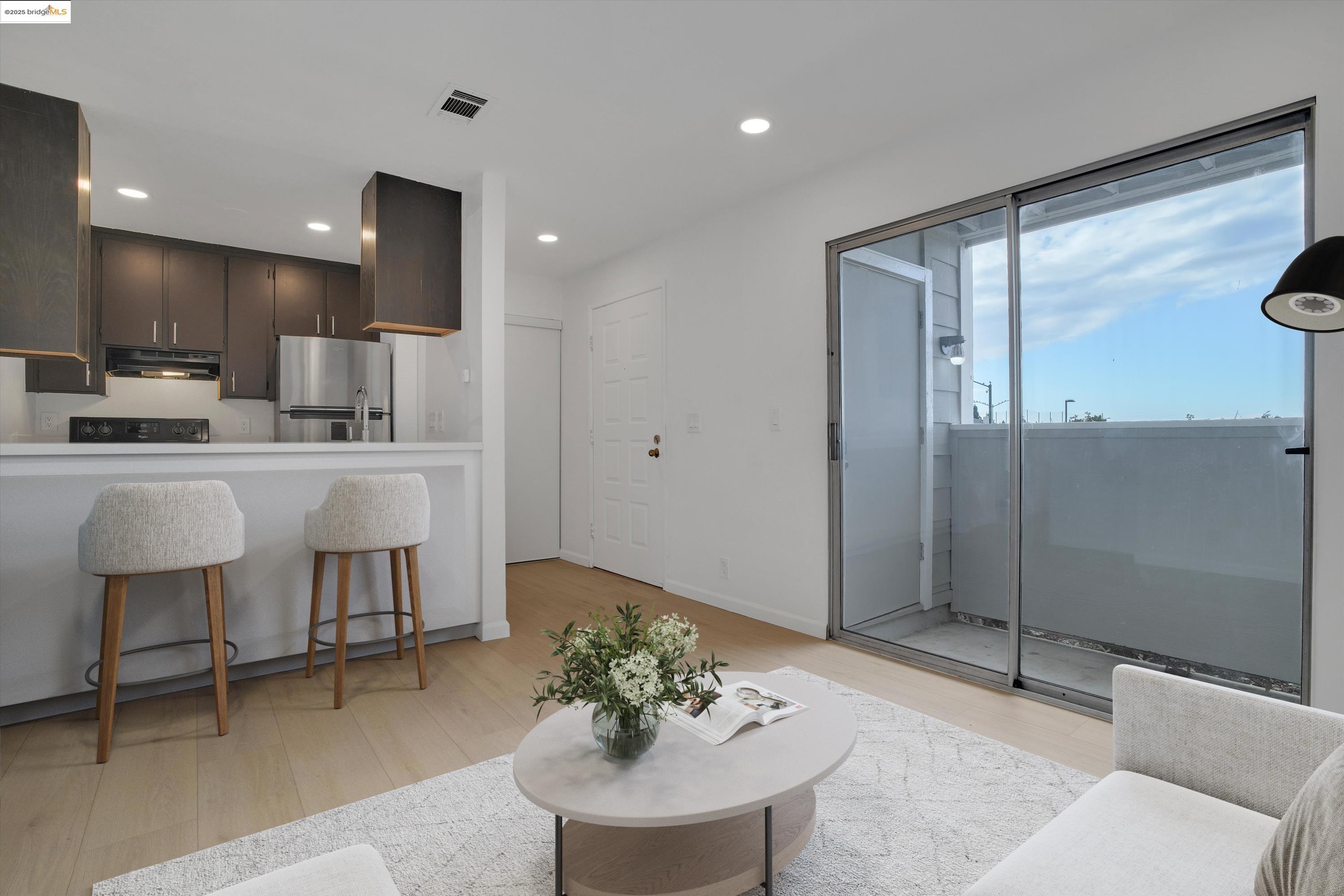 Front Image Thumbnail for EB41117836