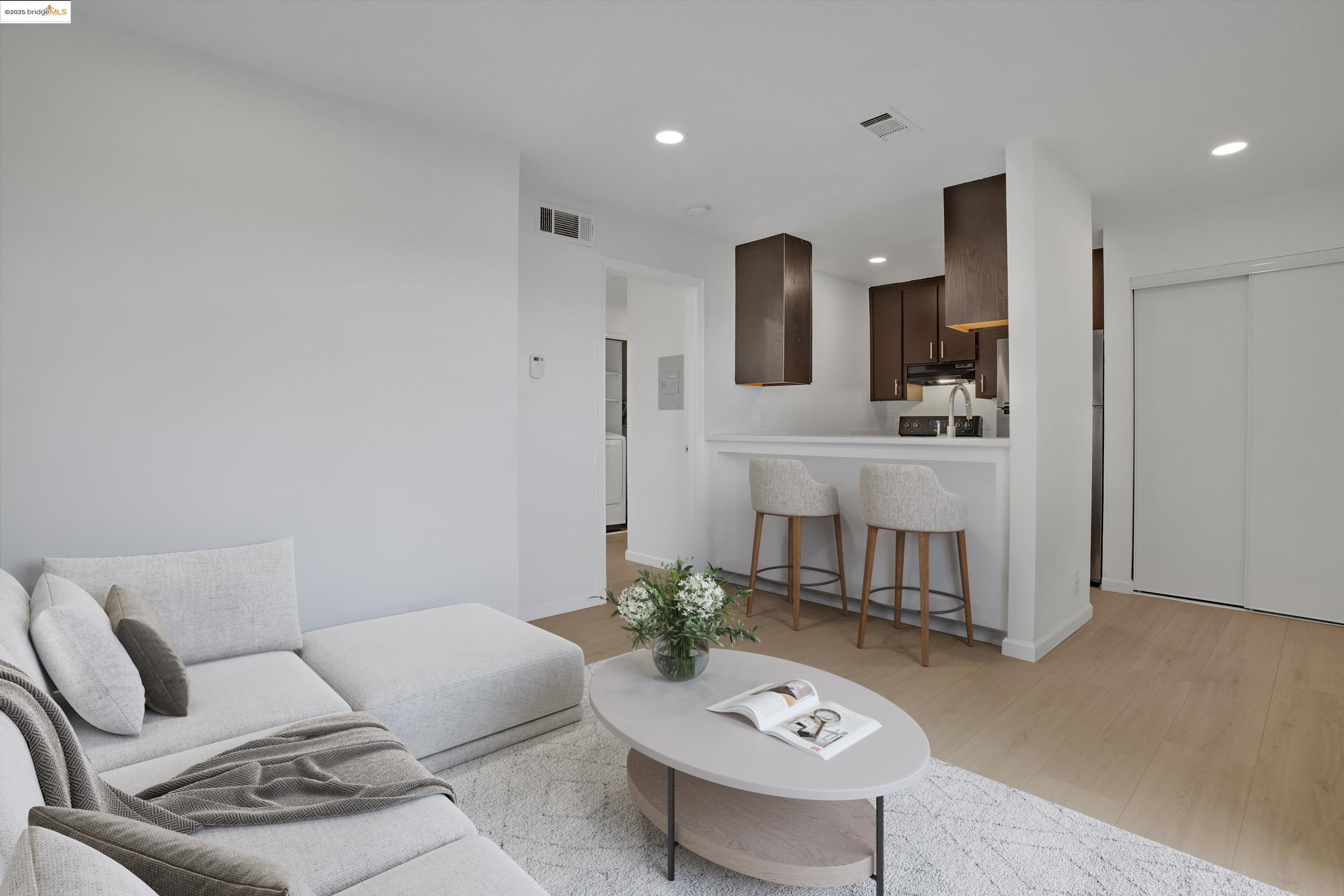 Photo #13: 41117836 Listing: Photo #13