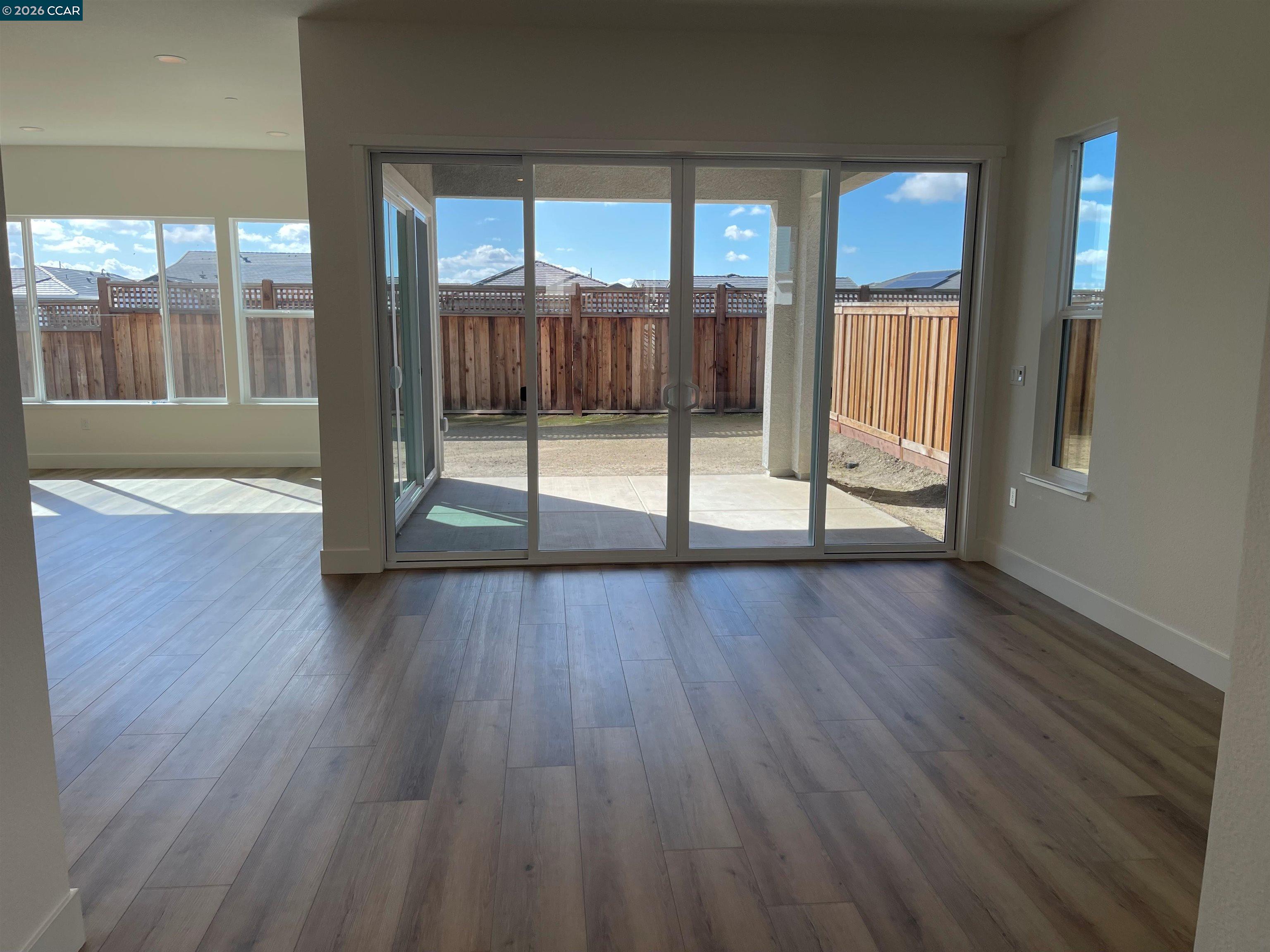 Detail Gallery Image 4 of 10 For 17429 Bushwick Lane, Lathrop,  CA 95330 - 5 Beds | 3/1 Baths