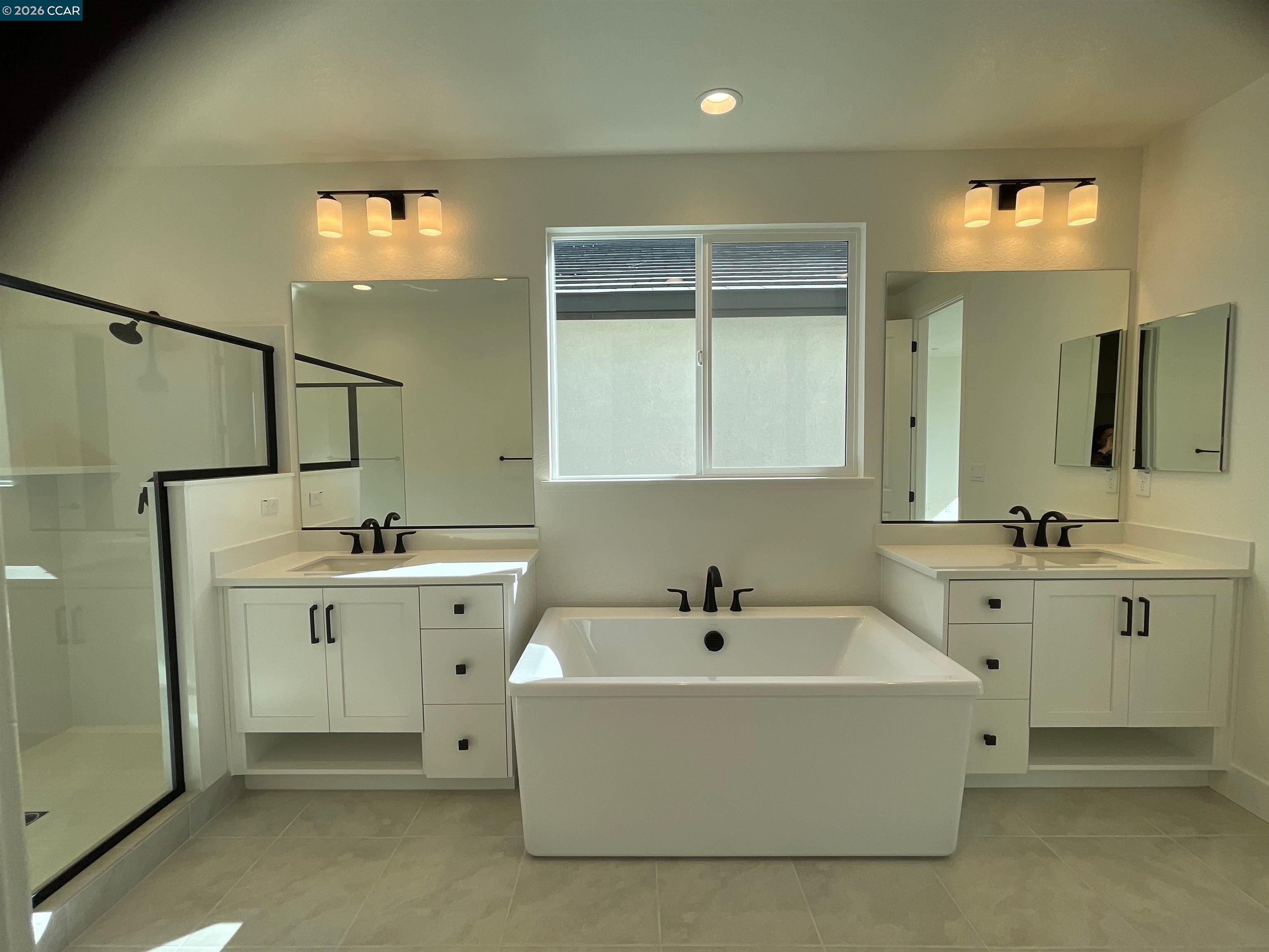 Detail Gallery Image 9 of 10 For 17429 Bushwick Lane, Lathrop,  CA 95330 - 5 Beds | 3/1 Baths