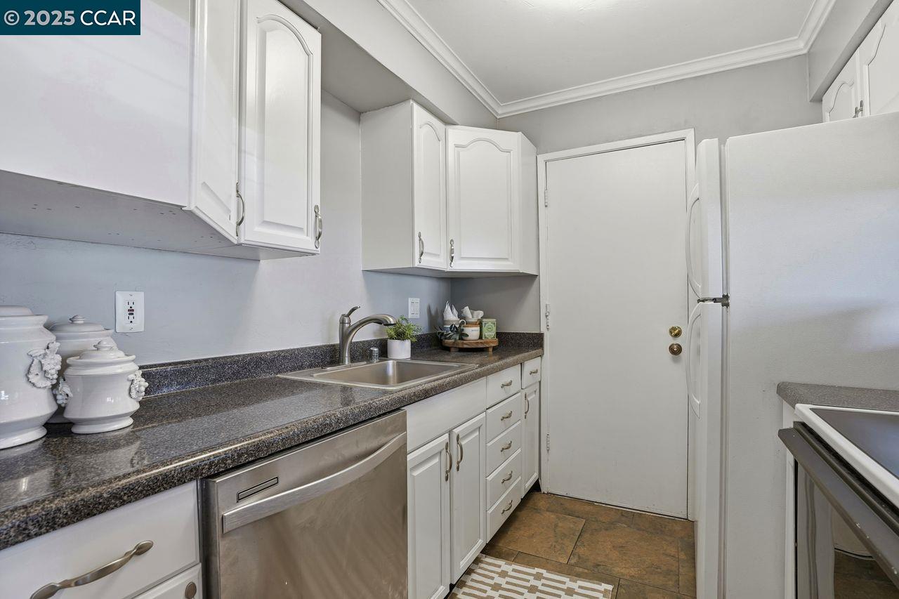 Photo #6: 41118080 Listing: Photo #6