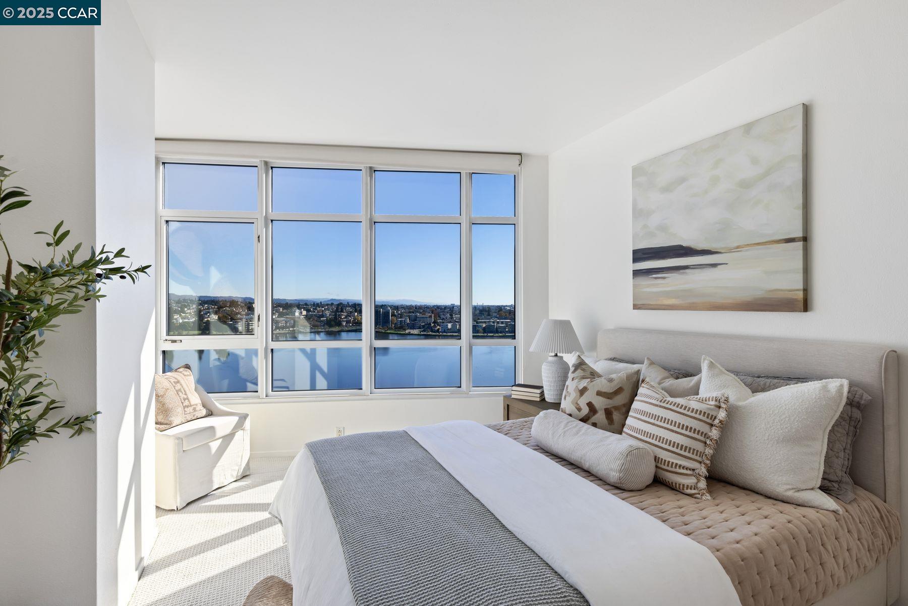 Detail Gallery Image 16 of 35 For 1 Lakeside Dr #1404,  Oakland,  CA 94612 - 2 Beds | 2 Baths