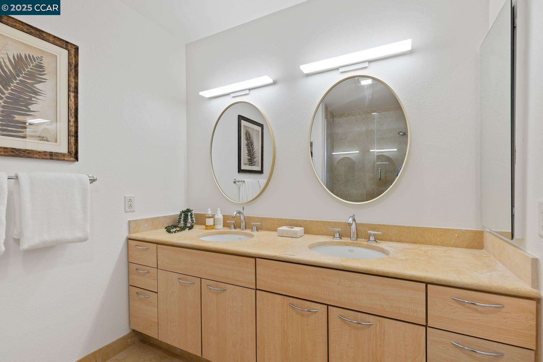 Detail Gallery Image 21 of 35 For 1 Lakeside Dr #1404,  Oakland,  CA 94612 - 2 Beds | 2 Baths