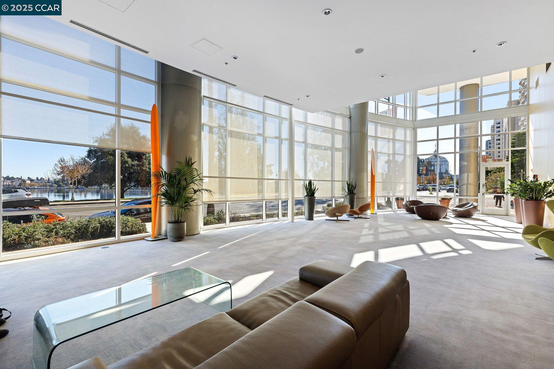 Detail Gallery Image 26 of 35 For 1 Lakeside Dr #1404,  Oakland,  CA 94612 - 2 Beds | 2 Baths