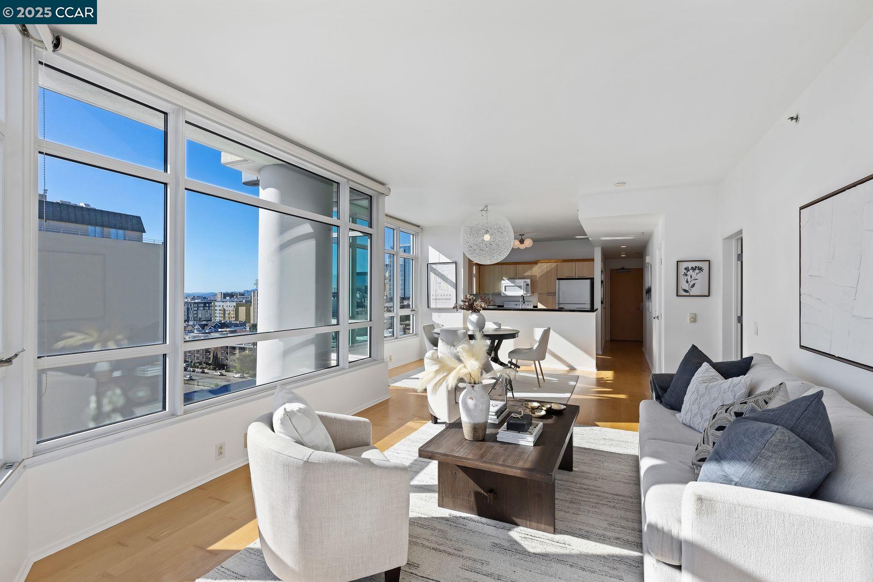 Detail Gallery Image 9 of 35 For 1 Lakeside Dr #1404,  Oakland,  CA 94612 - 2 Beds | 2 Baths