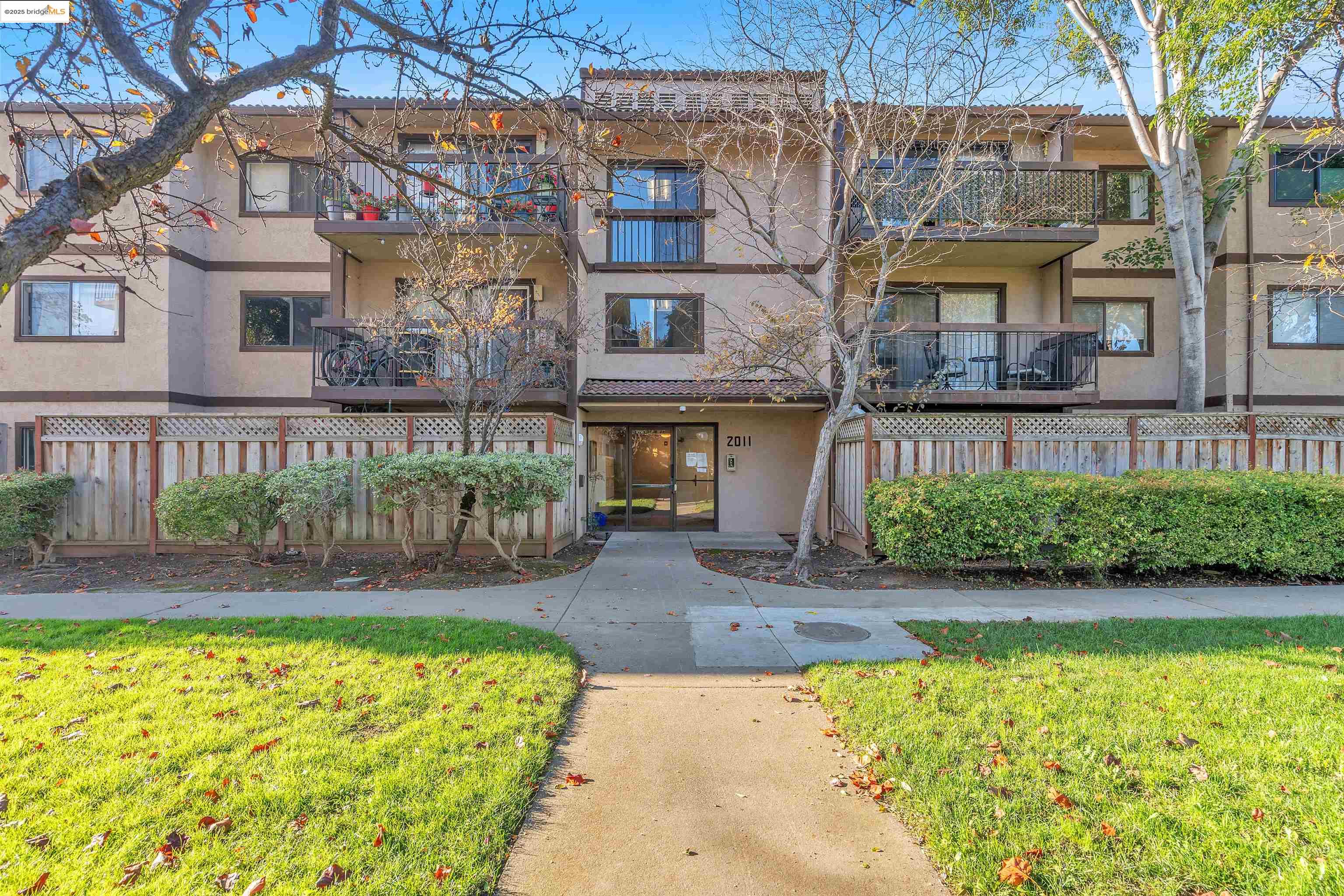 Front Image Thumbnail for EB41118262