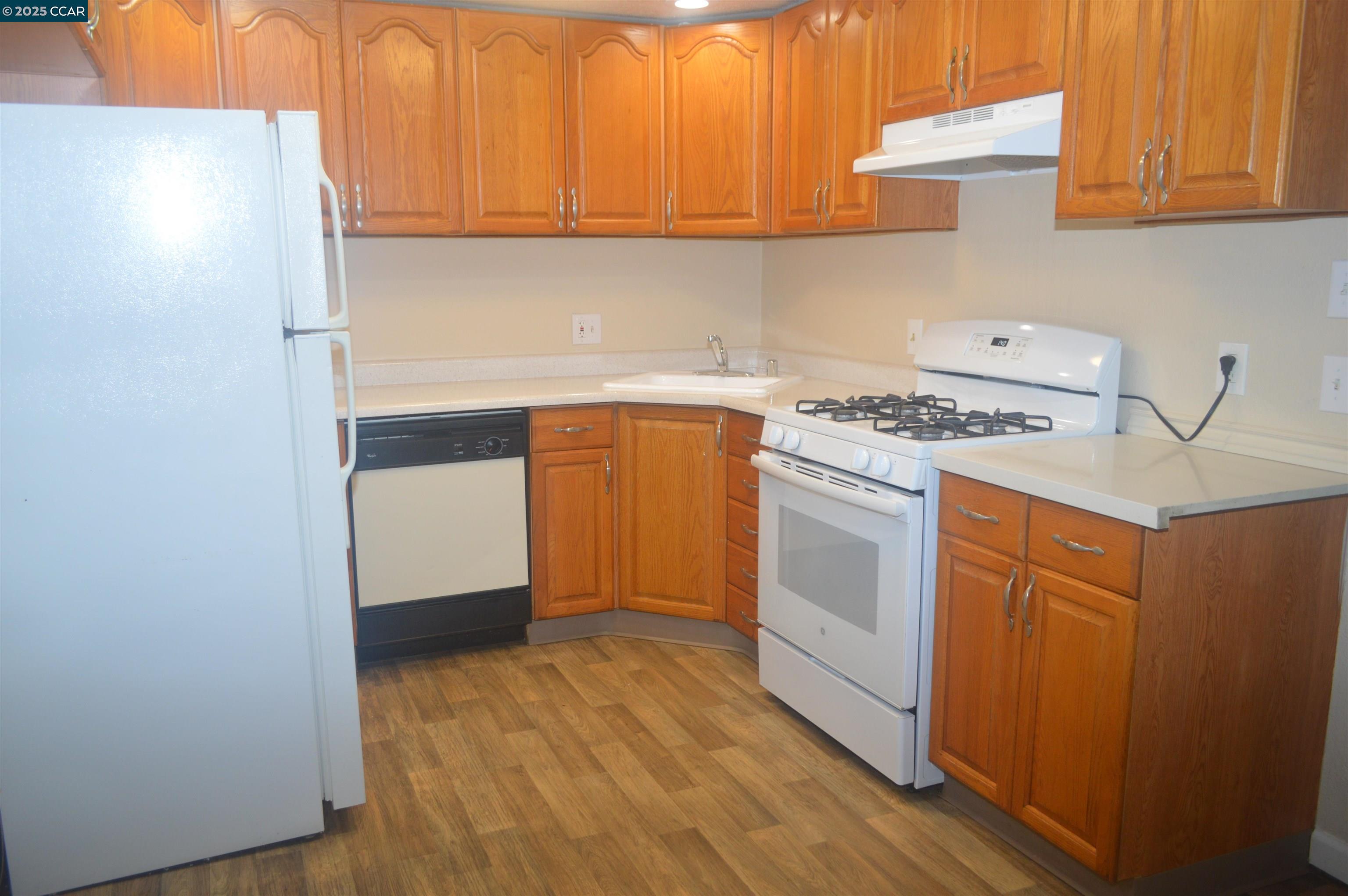 Detail Gallery Image 2 of 20 For 92 Beach Dr, Bay Point,  CA 94565-1407 - 3 Beds | 1 Baths