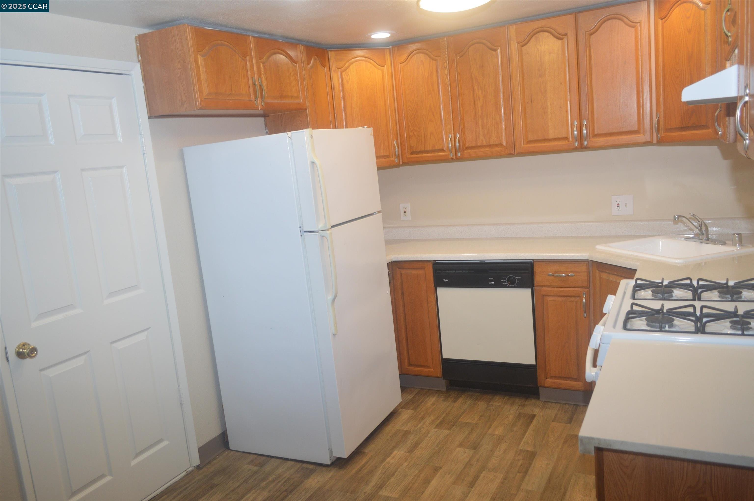 Detail Gallery Image 3 of 20 For 92 Beach Dr, Bay Point,  CA 94565-1407 - 3 Beds | 1 Baths