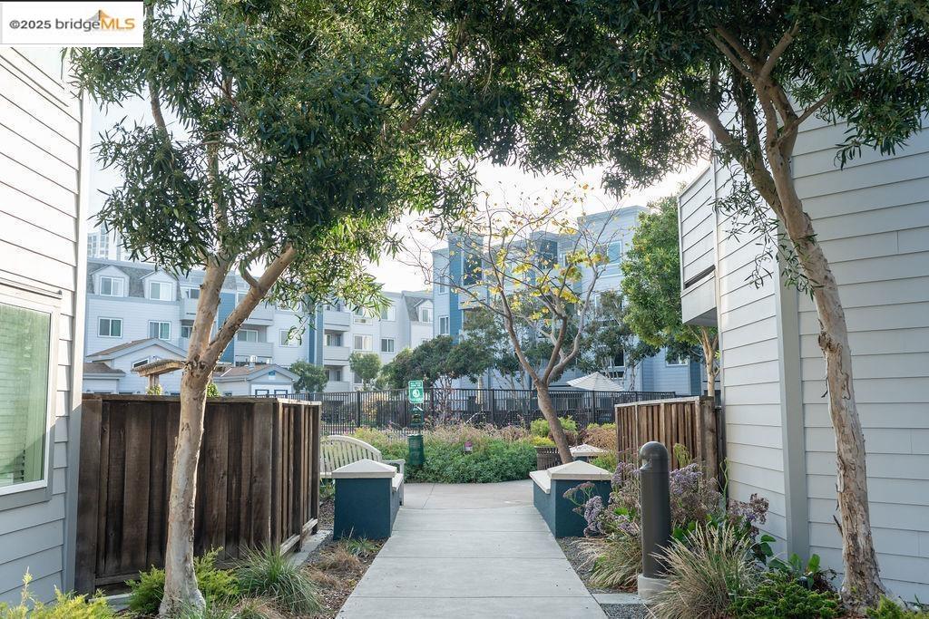 Detail Gallery Image 25 of 41 For 6400 Christie Ave #3213,  Emeryville,  CA 94608 - 2 Beds | 2 Baths