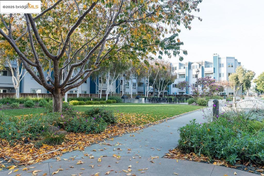 Detail Gallery Image 28 of 41 For 6400 Christie Ave #3213,  Emeryville,  CA 94608 - 2 Beds | 2 Baths